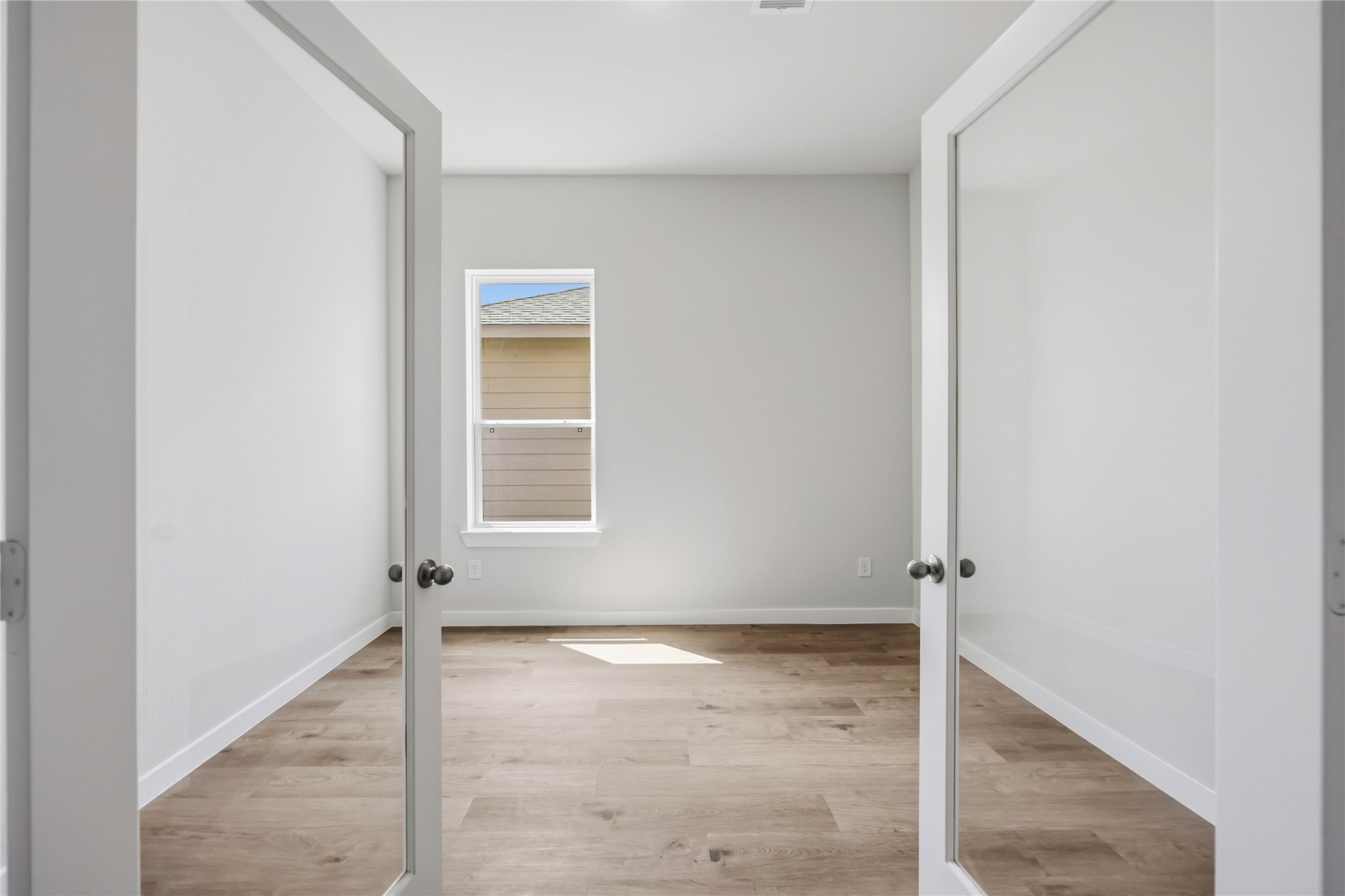 1204 Lilly Lane Property Photo 6