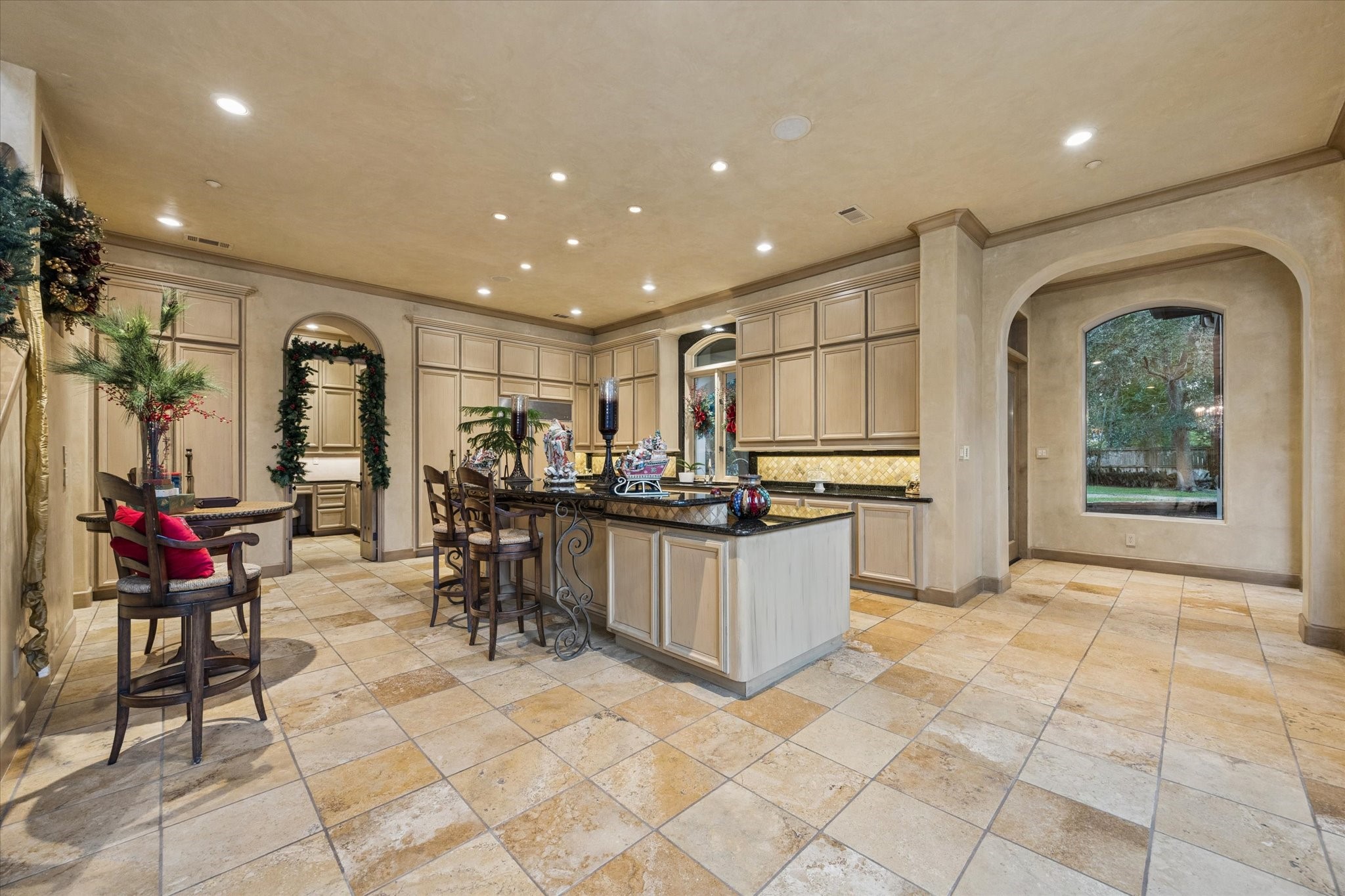 2 Lacewood Lane Property Photo 9