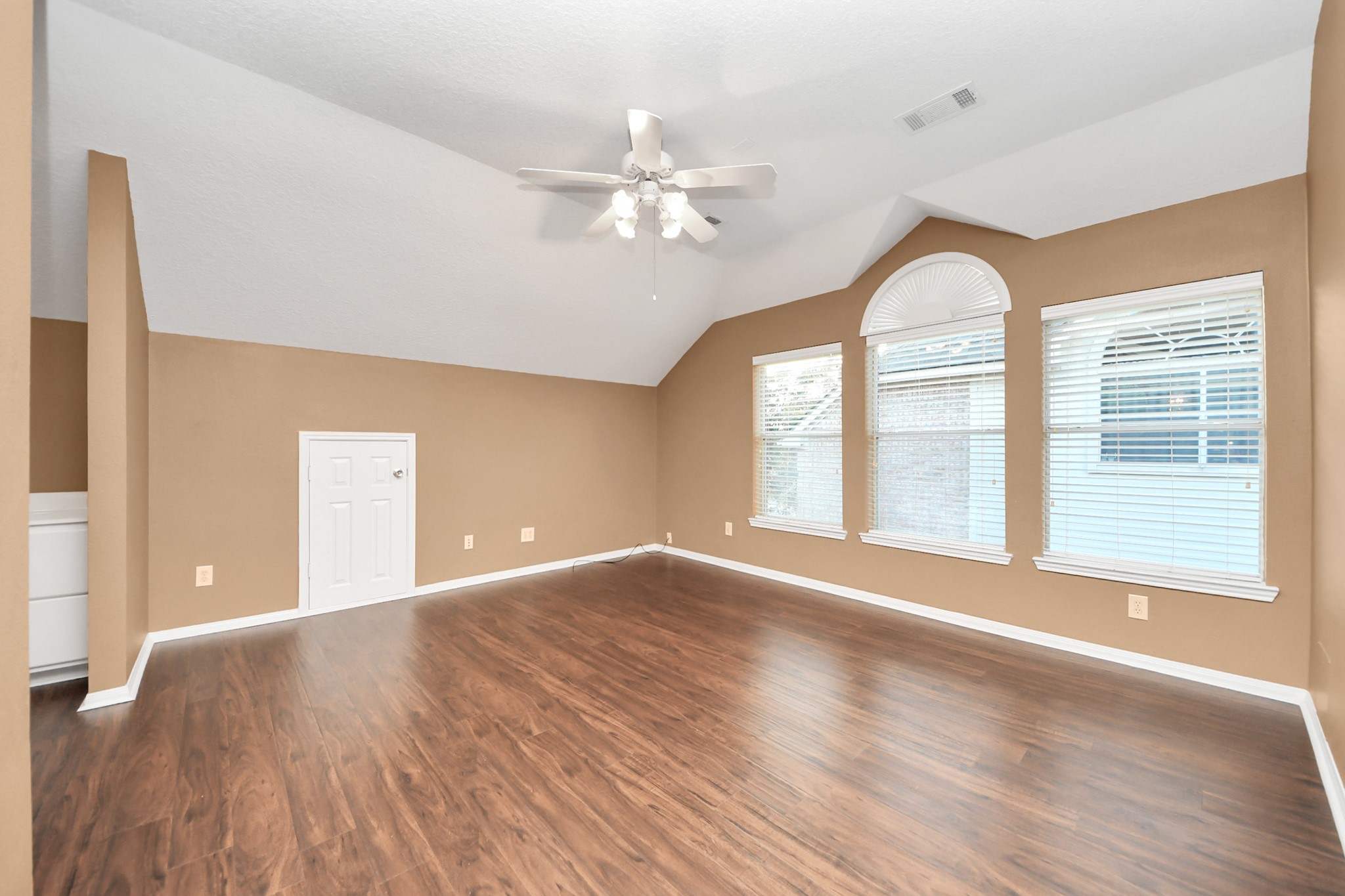4703 Zachary Lane Property Photo 16