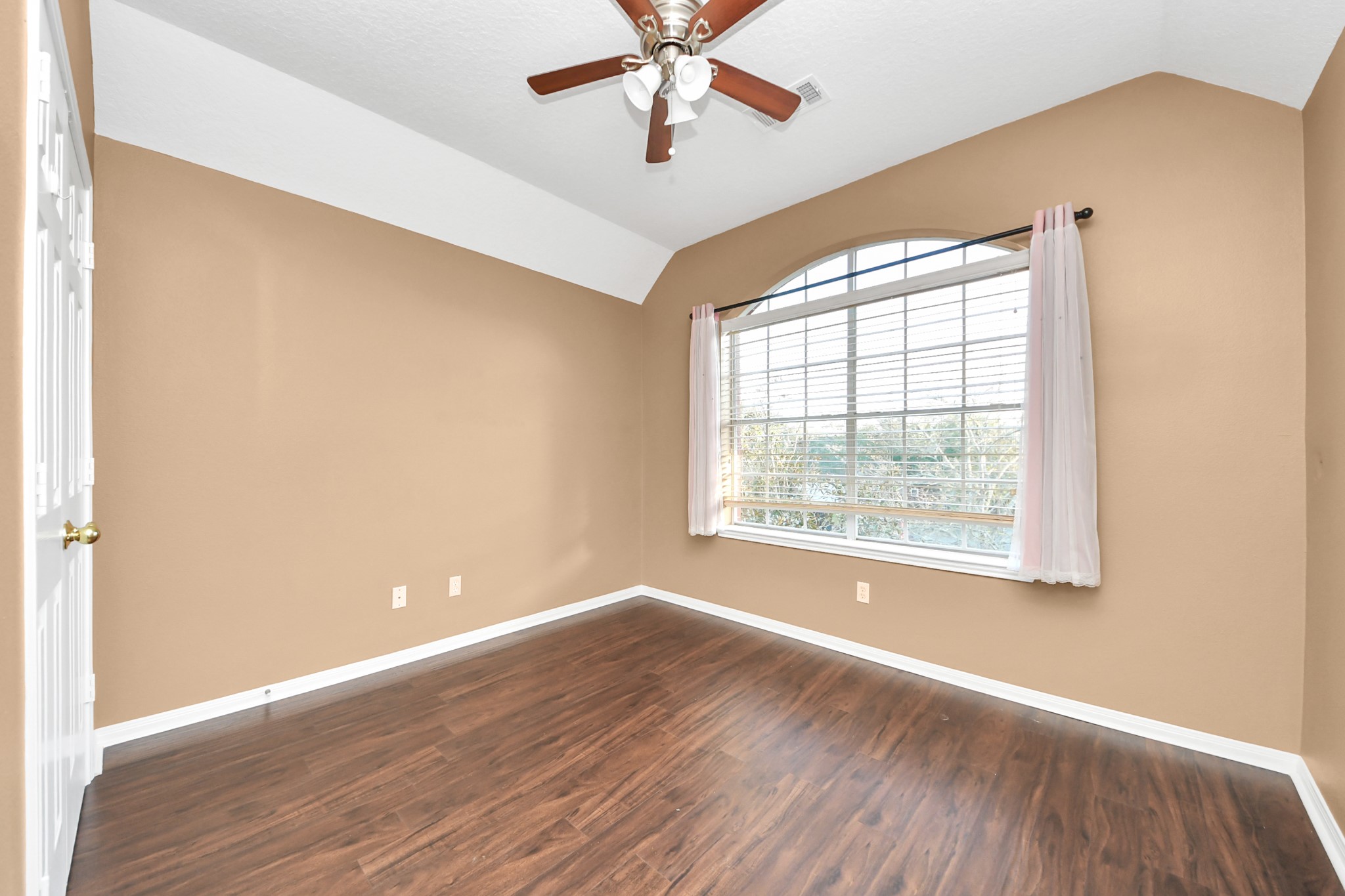 4703 Zachary Lane Property Photo 18