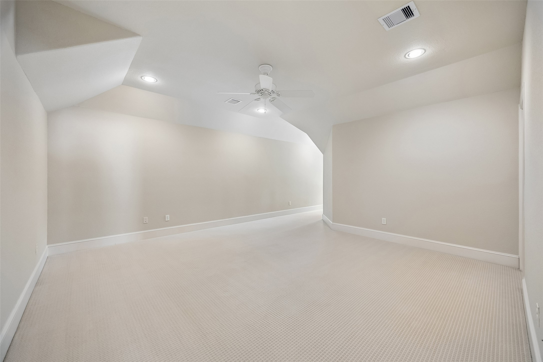 6261 Burgoyne Road Property Photo 31