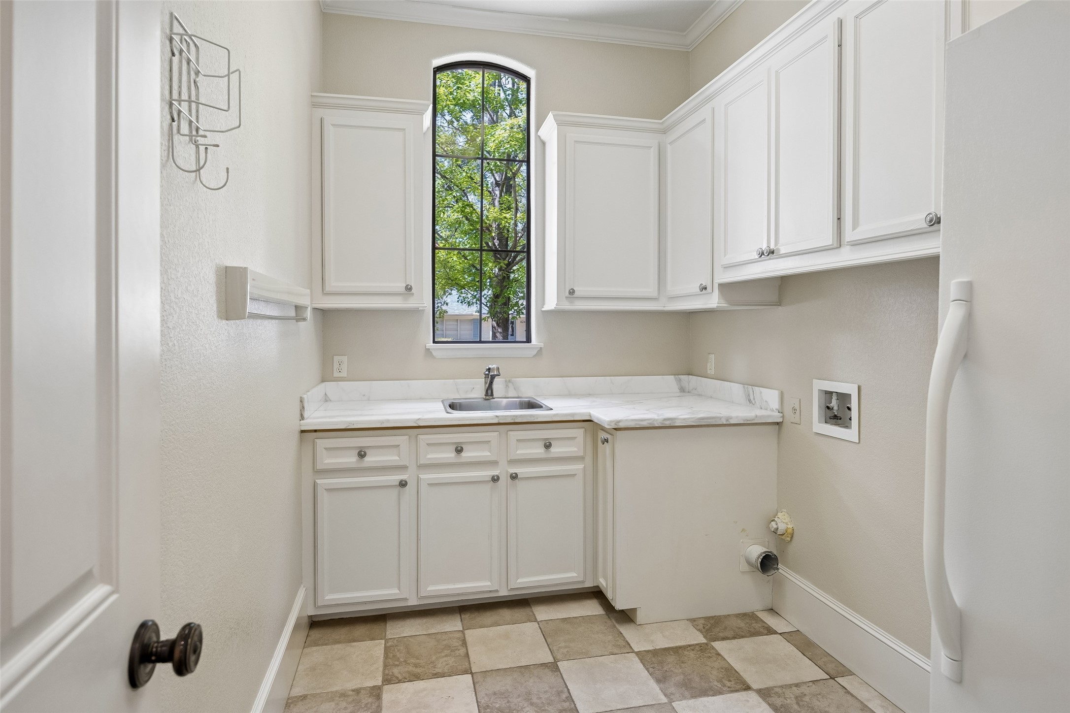 6261 Burgoyne Road Property Photo 38