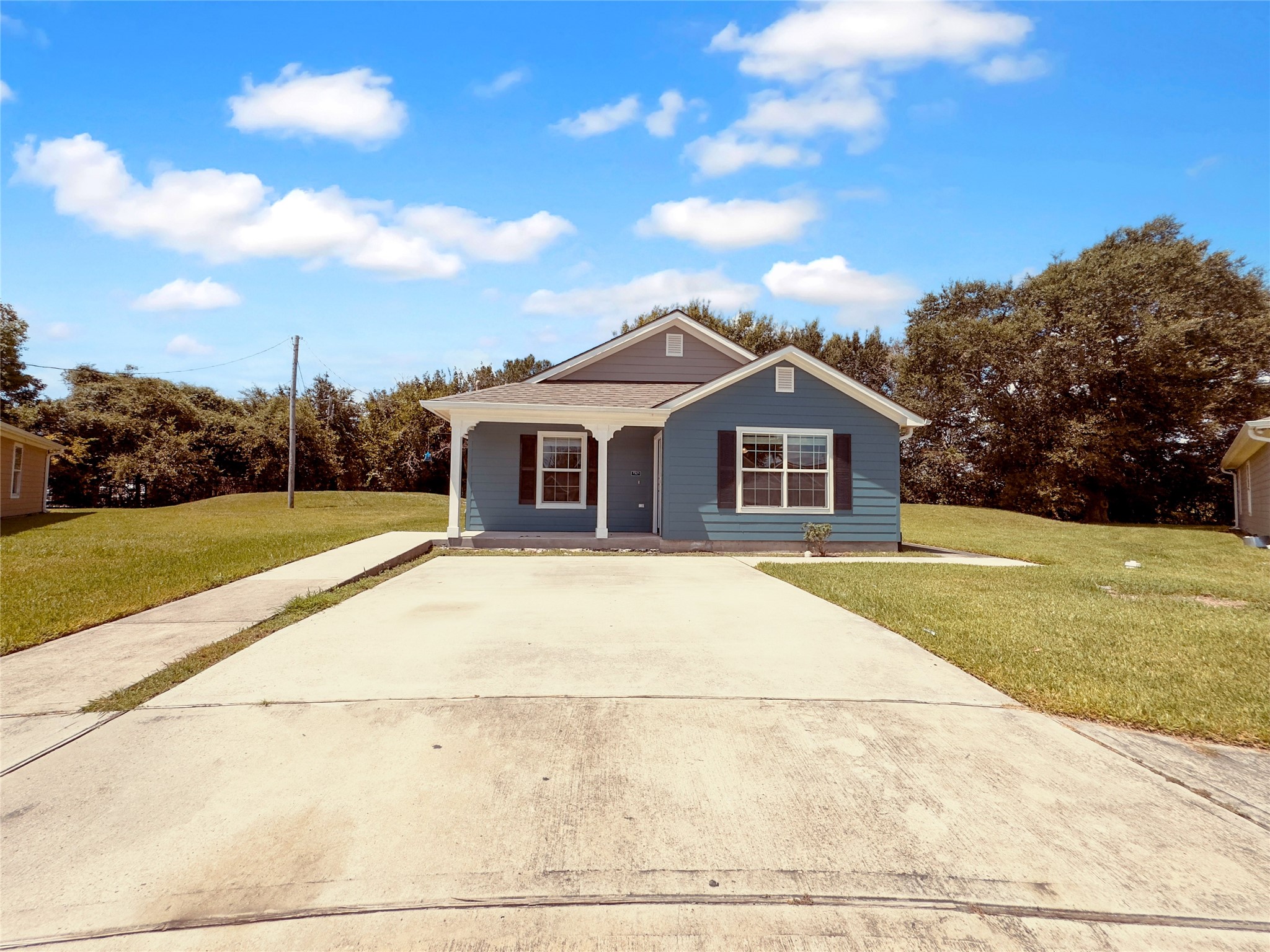 7521 Blue Jay Drive Property Photo 3