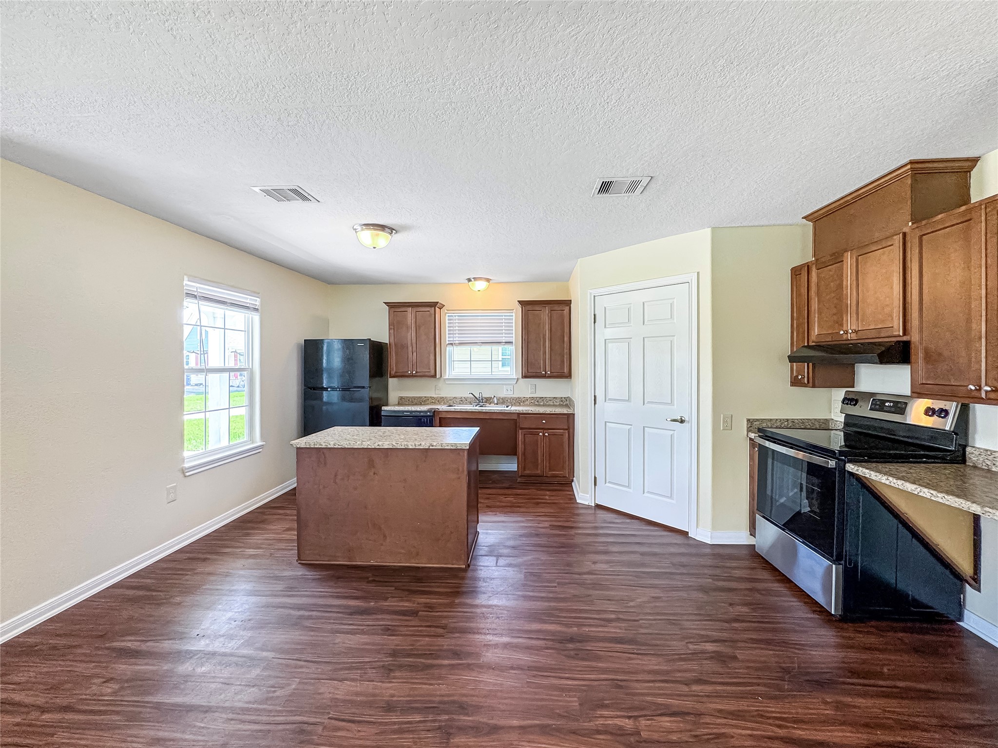 7521 Blue Jay Drive Property Photo 6