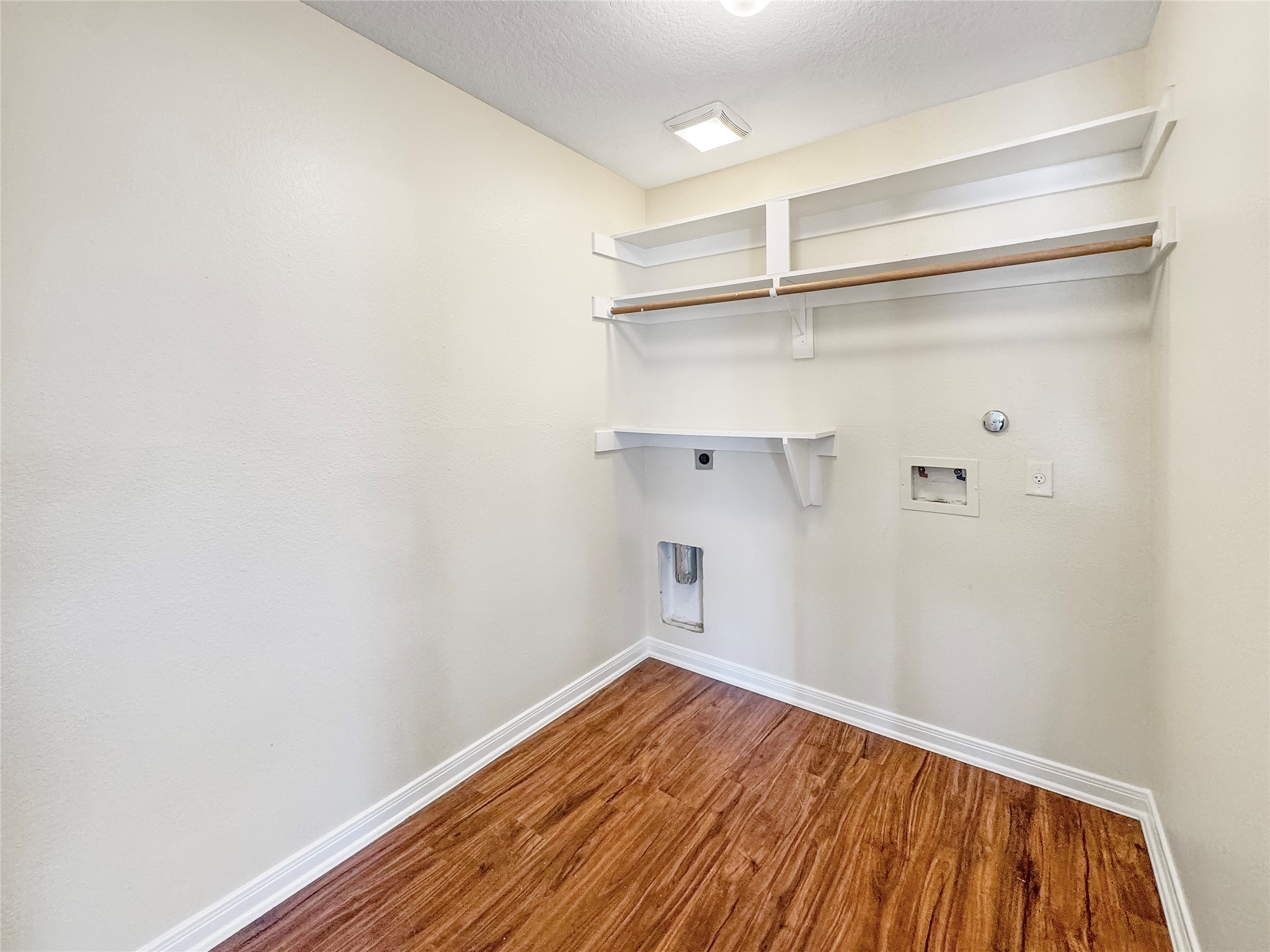 7521 Blue Jay Drive Property Photo 7