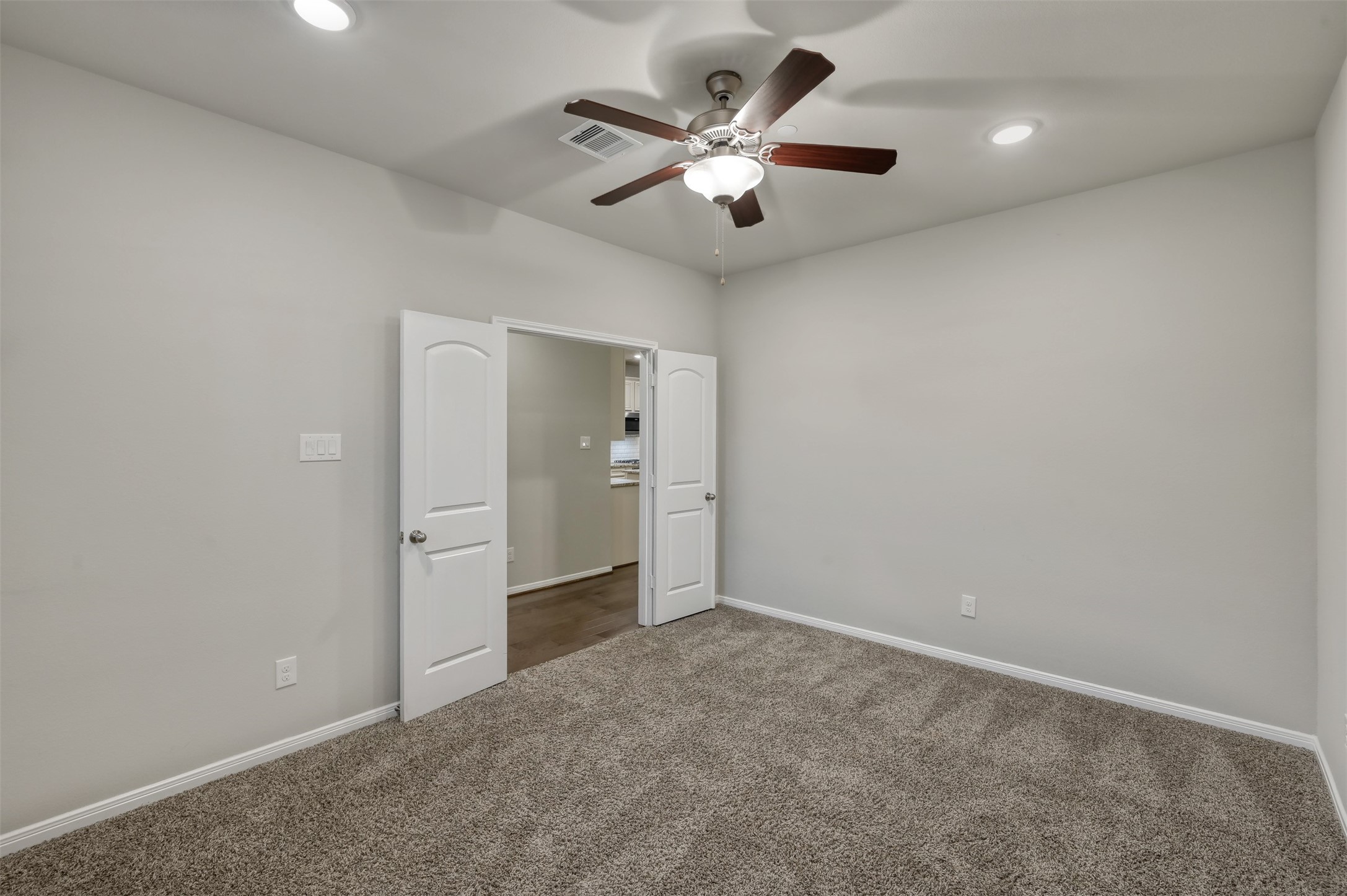 15331 Westland Gate Drive Property Photo 3