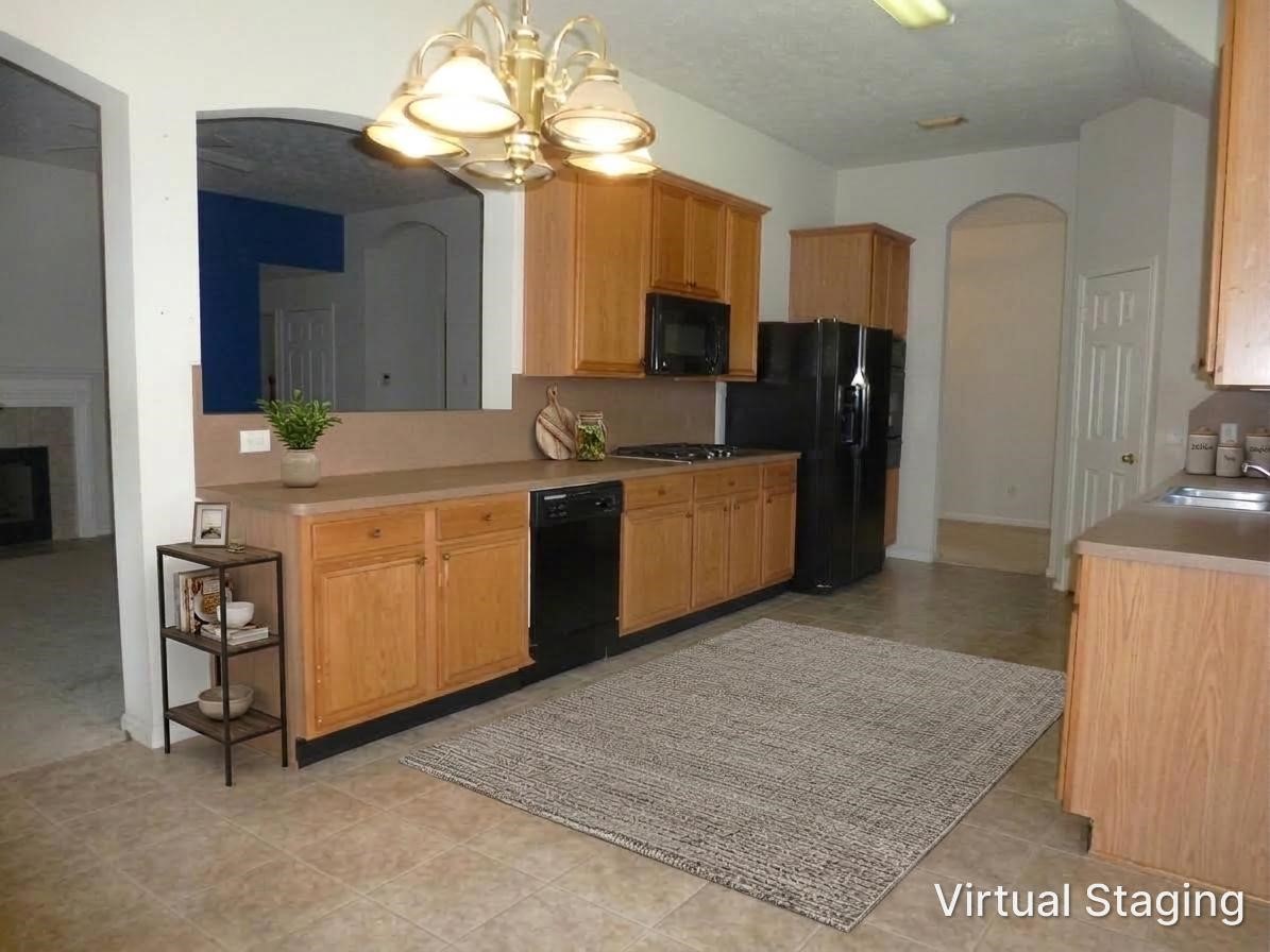 2711 Woodcreek Lane Property Photo 5