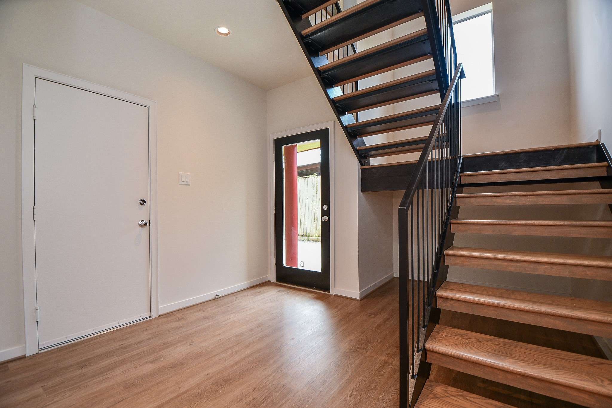 92 Dennis Street B Property Photo 5