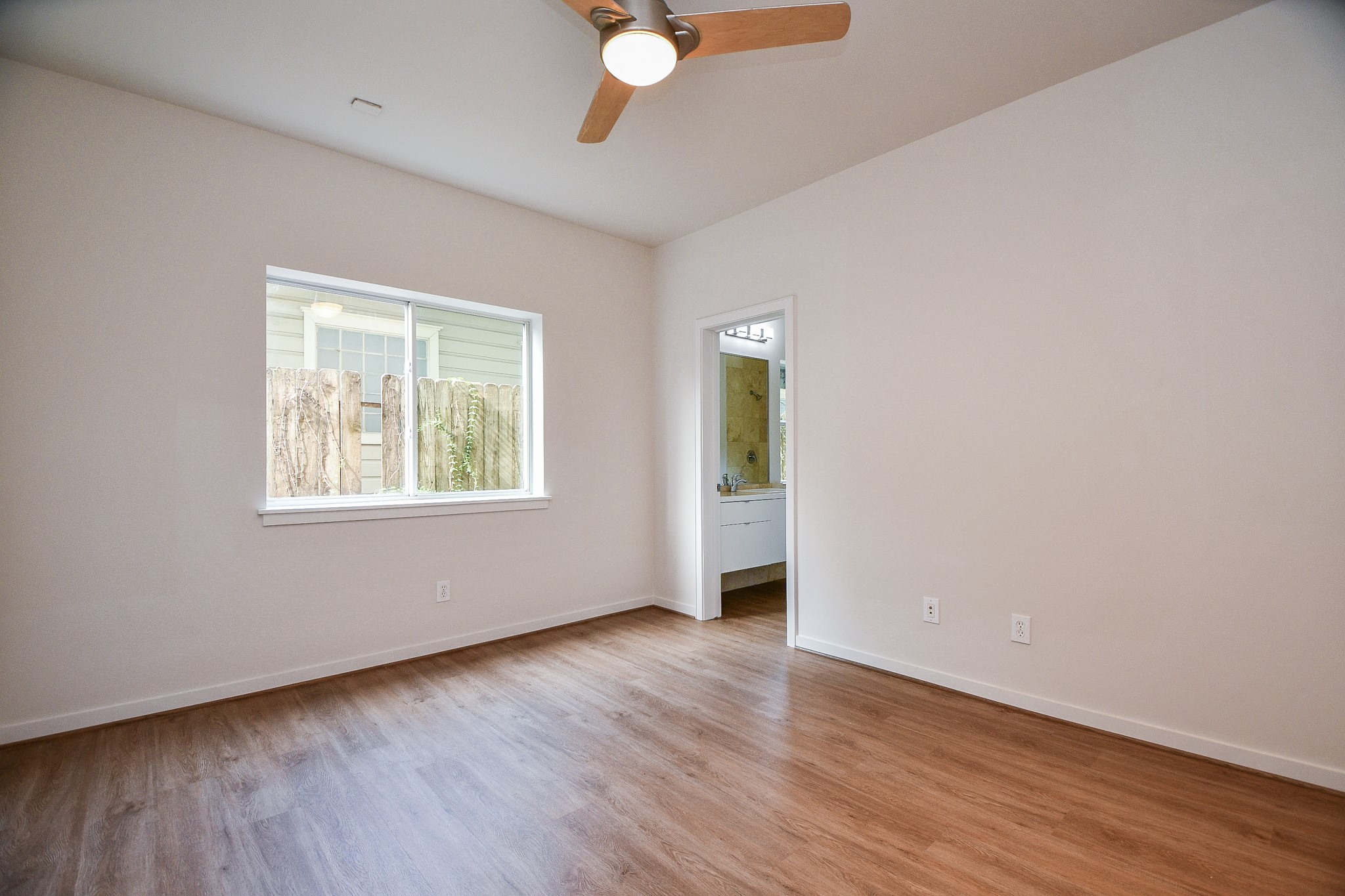 92 Dennis Street B Property Photo 8