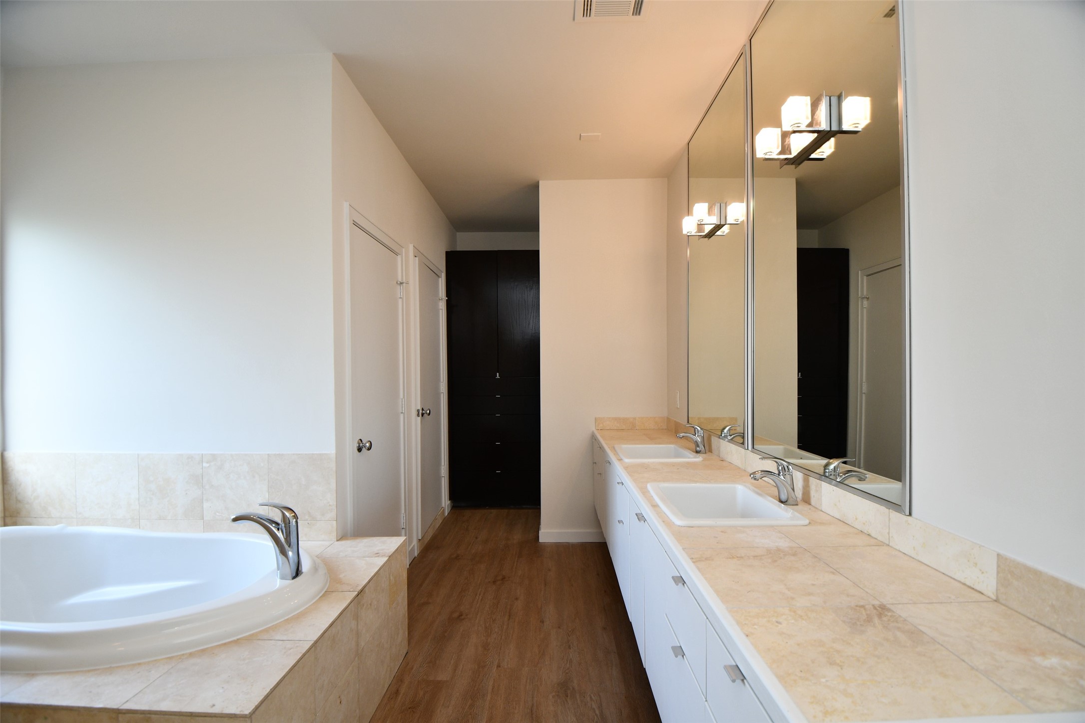92 Dennis Street B Property Photo 39