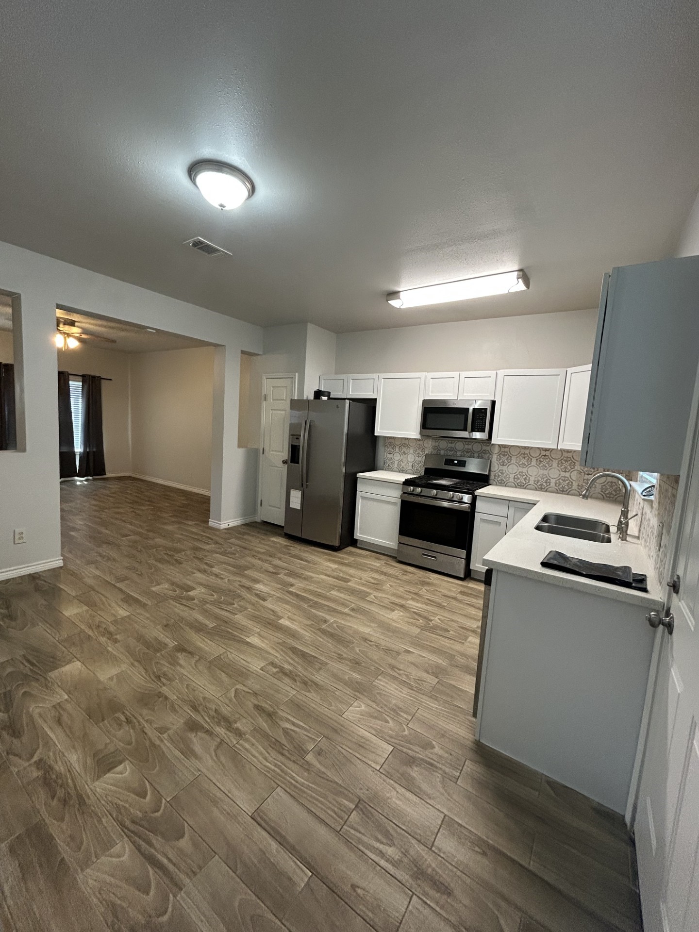 4401 Sterling Street Property Photo 3