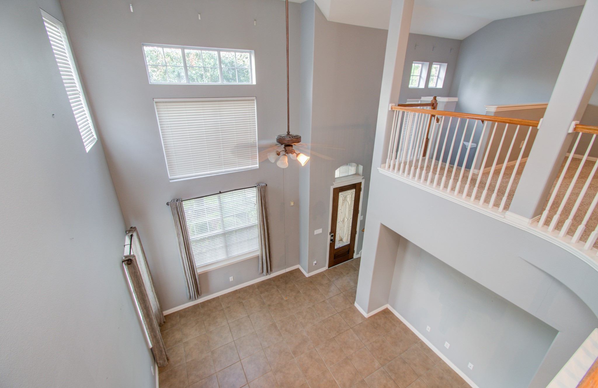 9106 Sunlight Oak Lane Property Photo 13