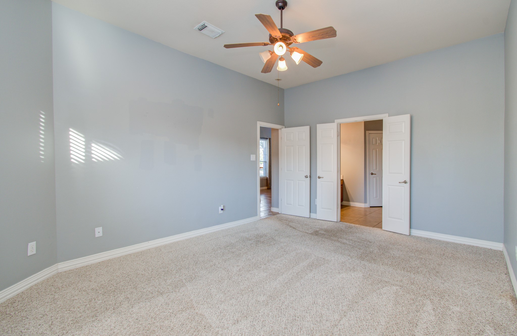 9106 Sunlight Oak Lane Property Photo 16