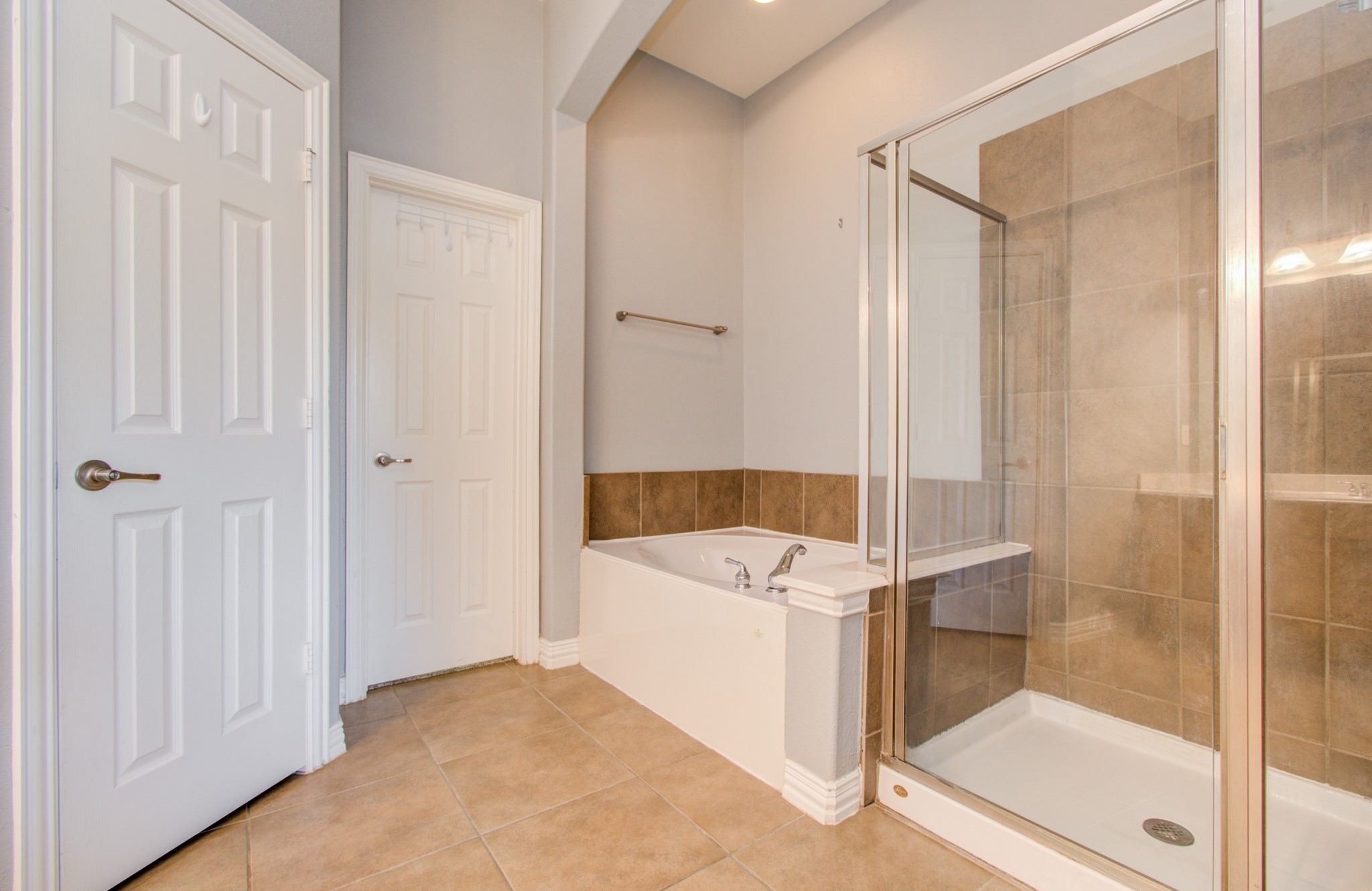 9106 Sunlight Oak Lane Property Photo 19