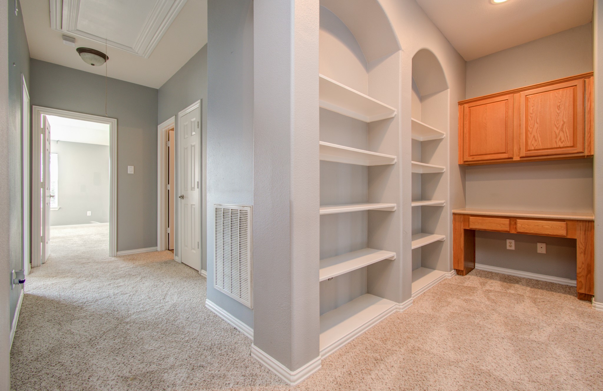 9106 Sunlight Oak Lane Property Photo 24