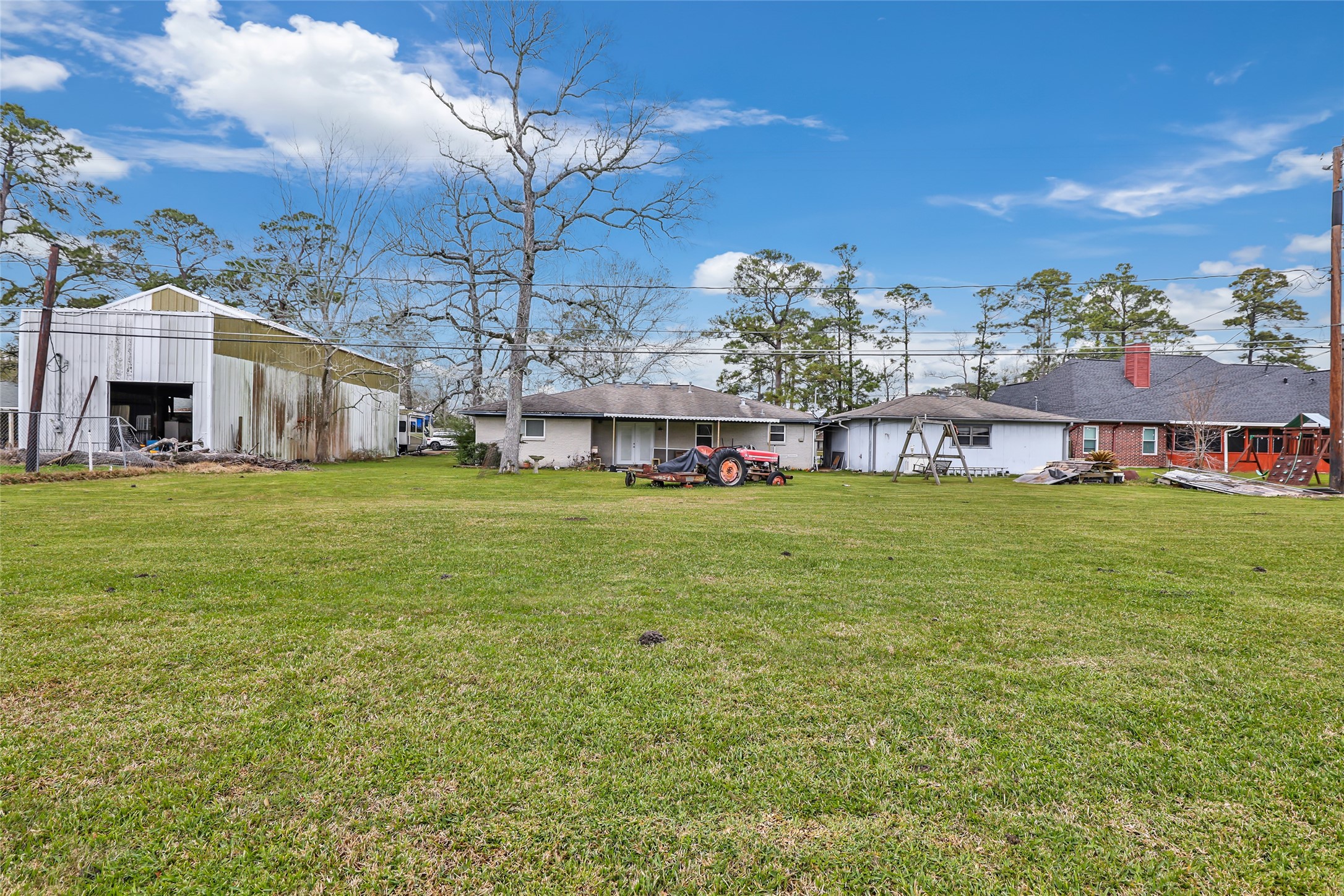 5826 Russell Lane Property Photo 6
