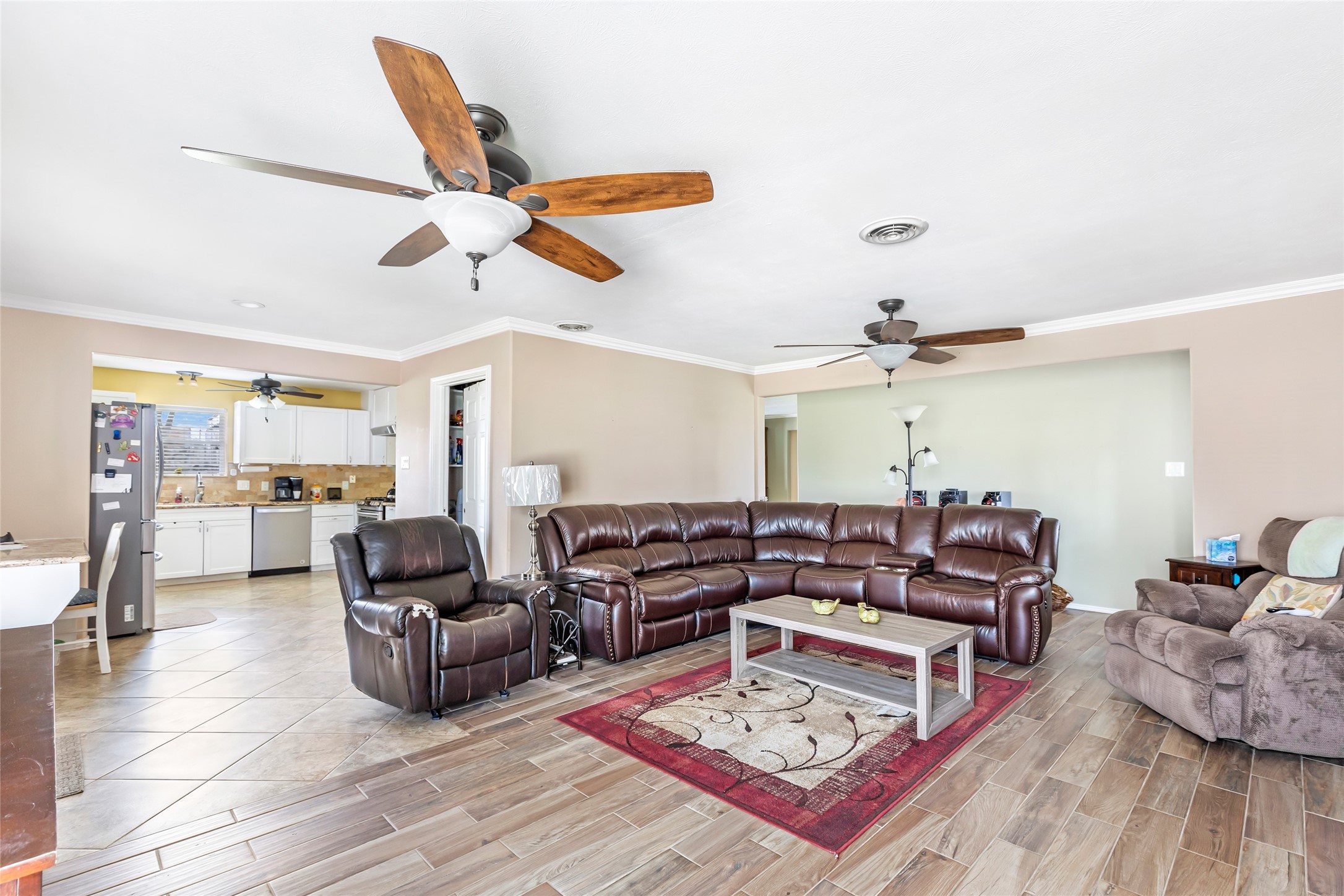 5826 Russell Lane Property Photo 12