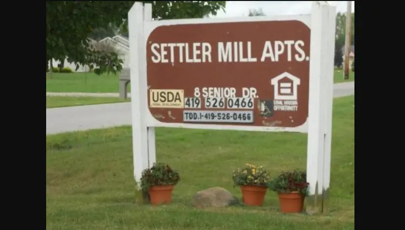 8 Senior Dr Property Photo 5