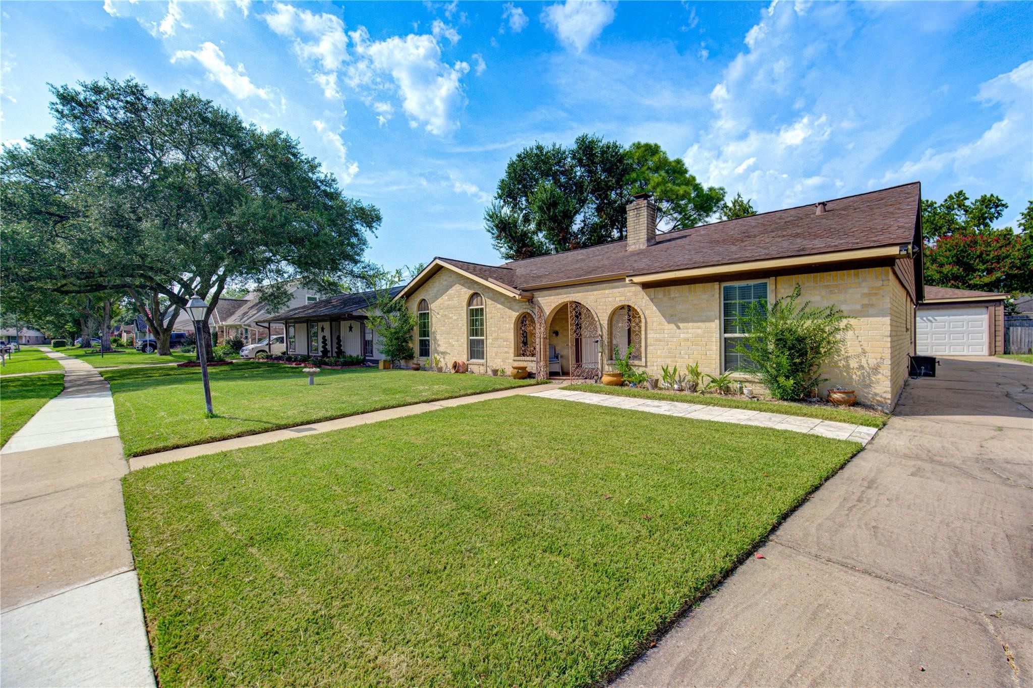 12302 Meadowdale Drive Property Photo 2