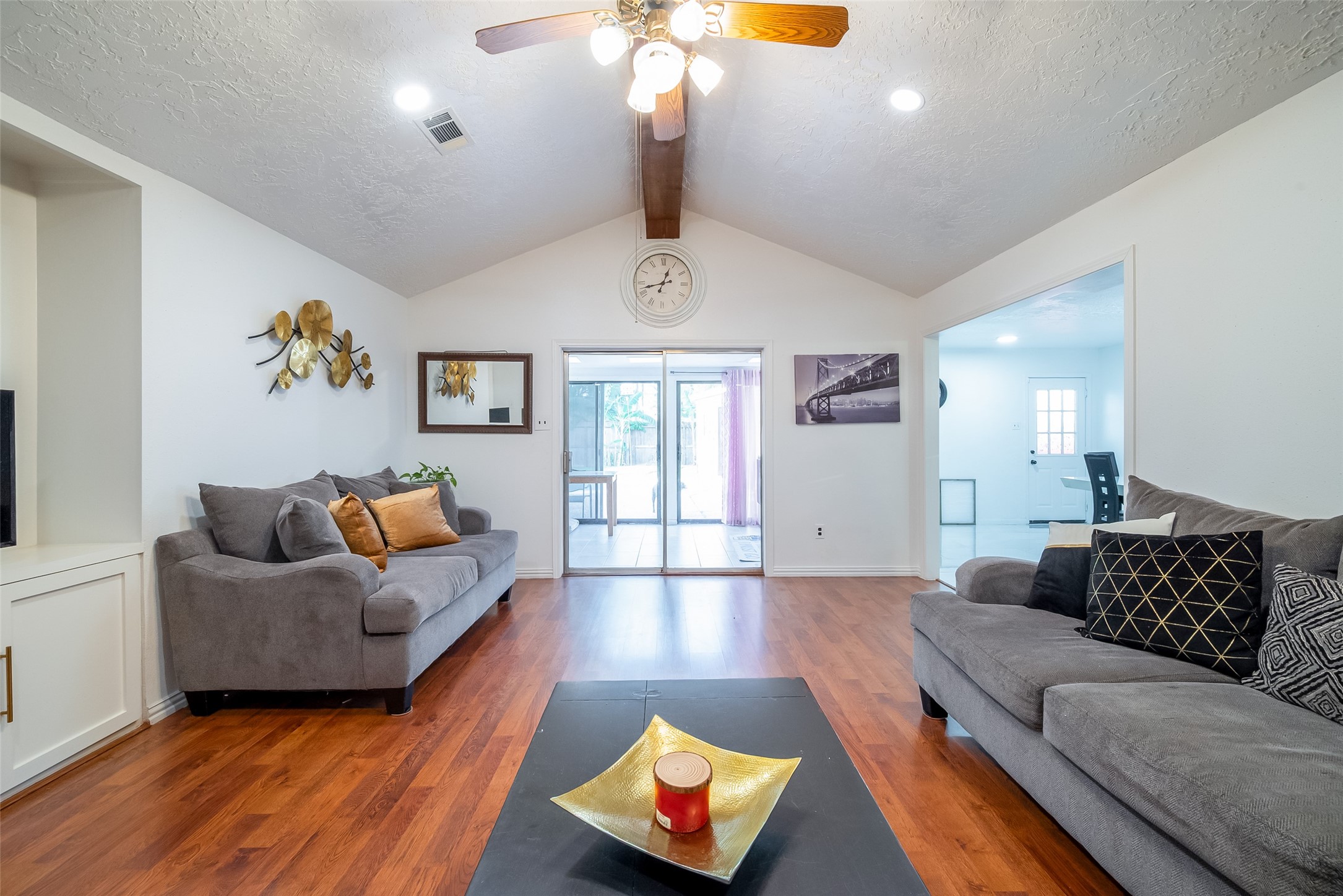 12302 Meadowdale Drive Property Photo 13