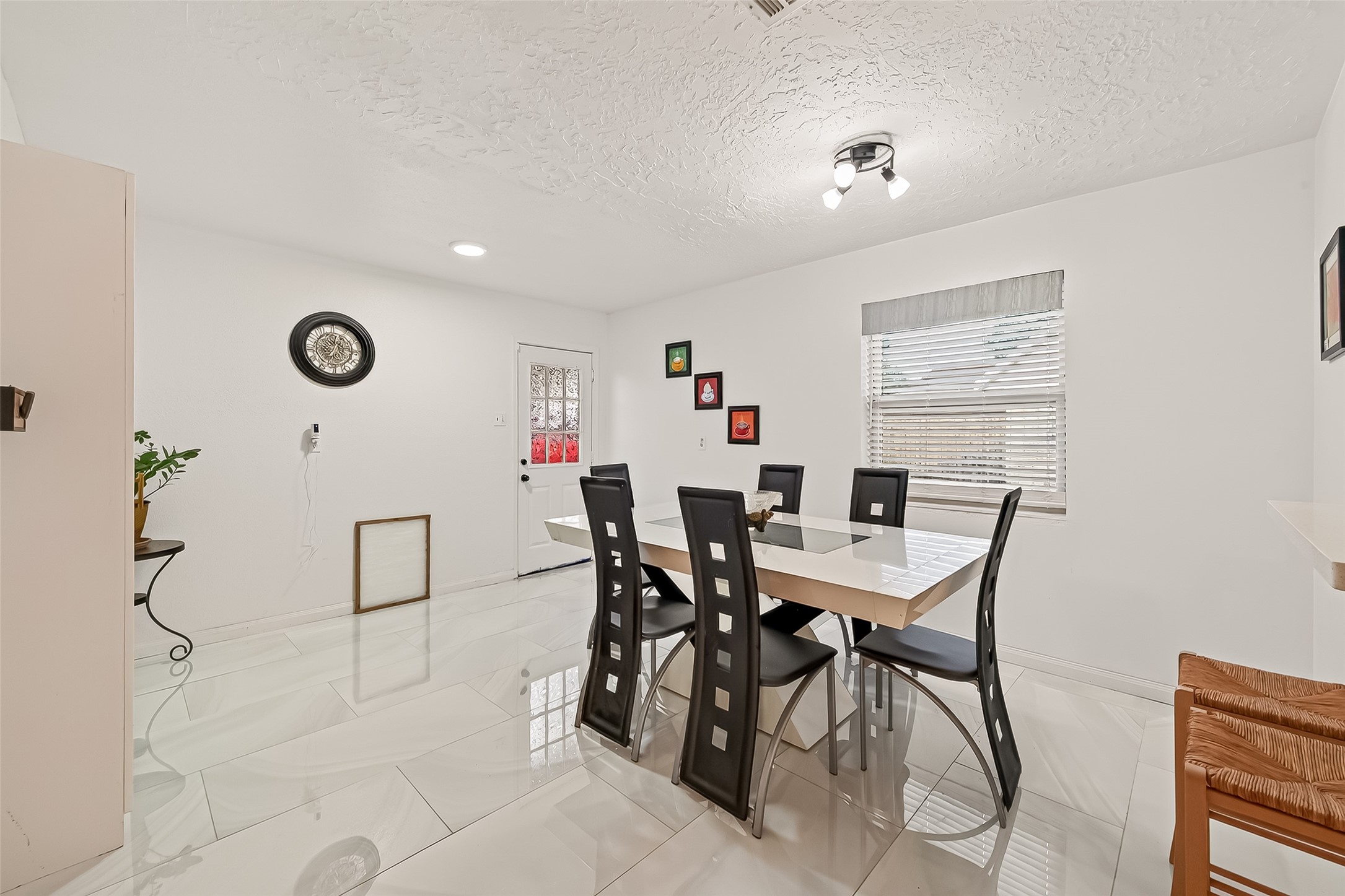 12302 Meadowdale Drive Property Photo 18