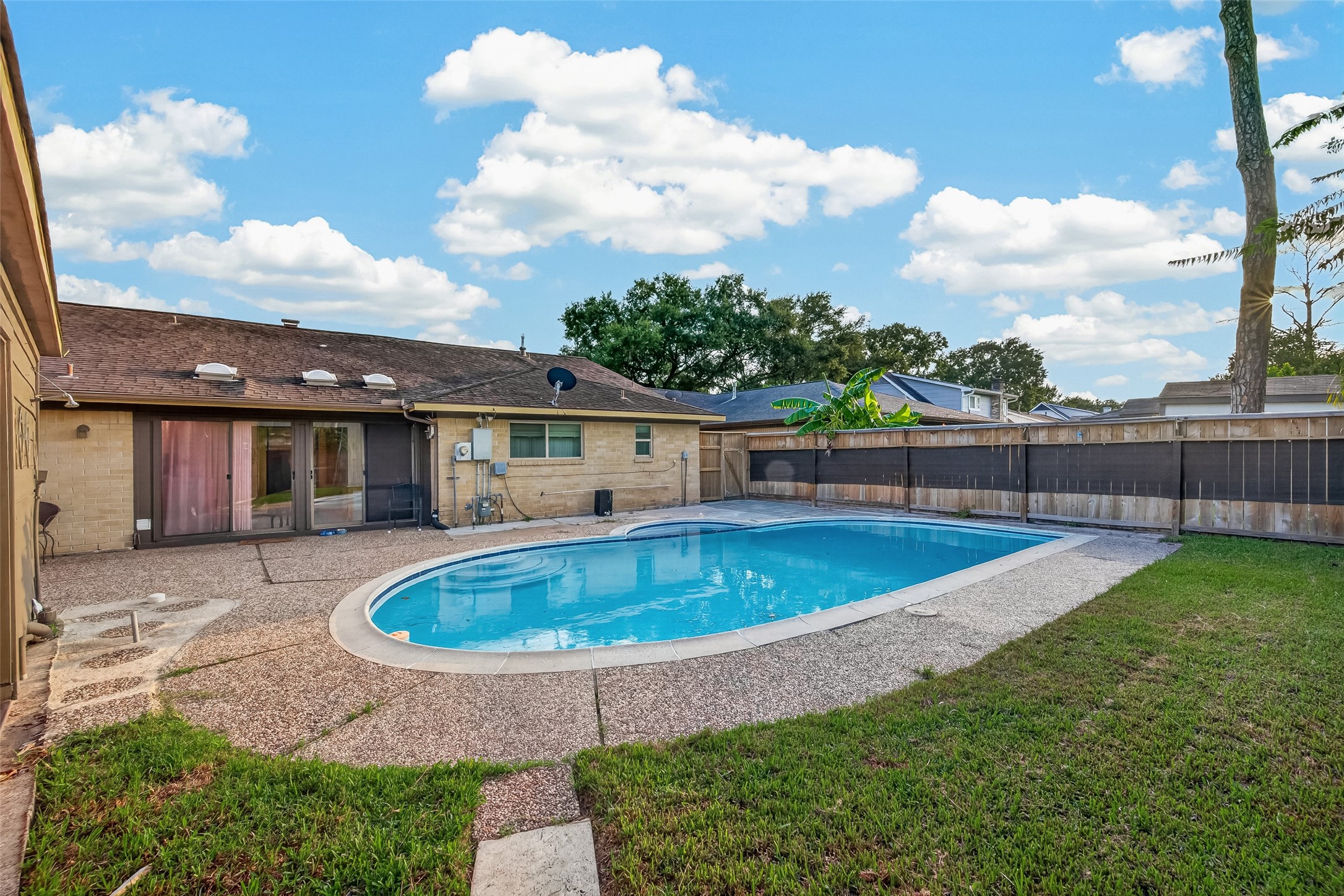 12302 Meadowdale Drive Property Photo 46