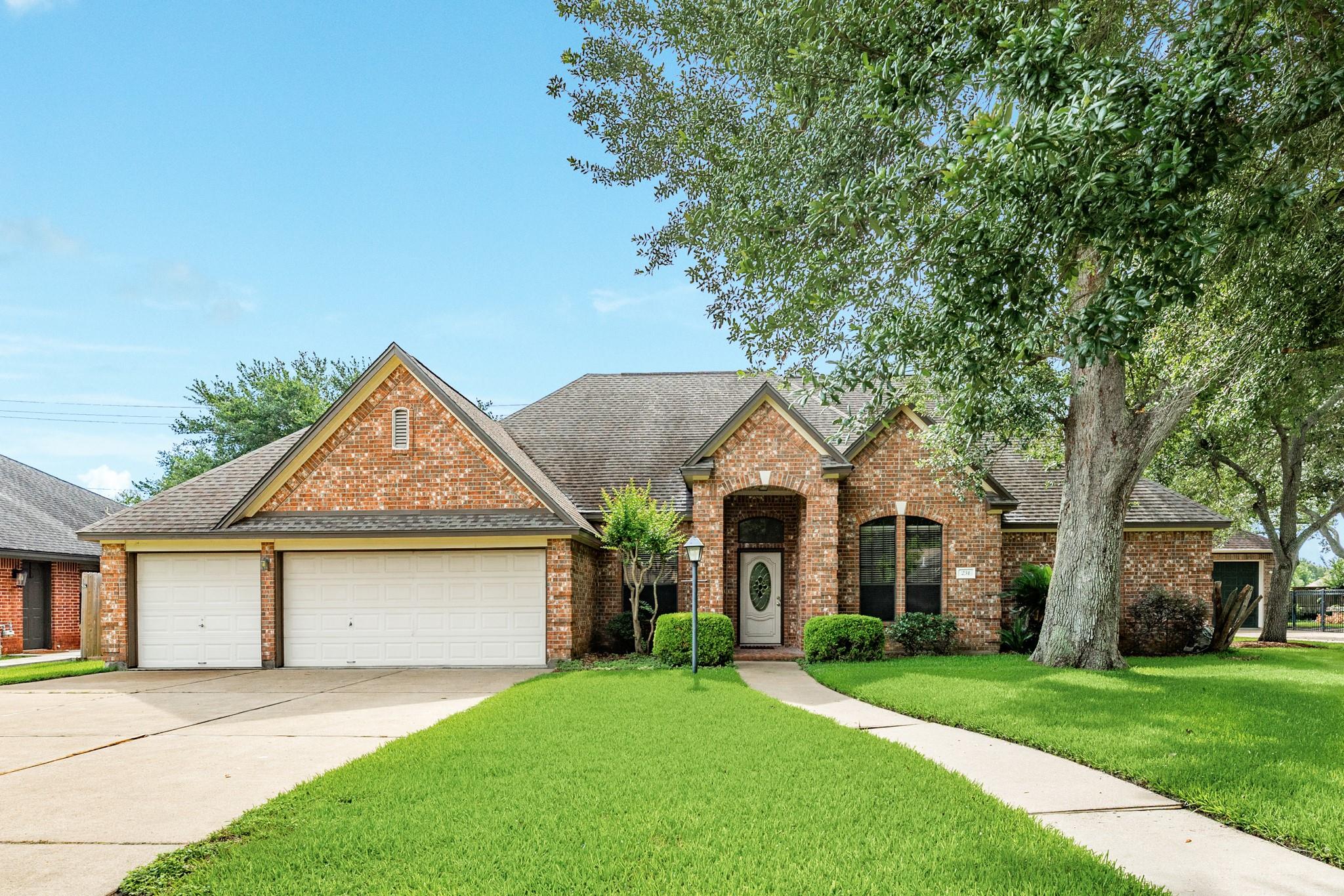 251 Chestnut Street, Lake Jackson TX 77566 Property Photo 1