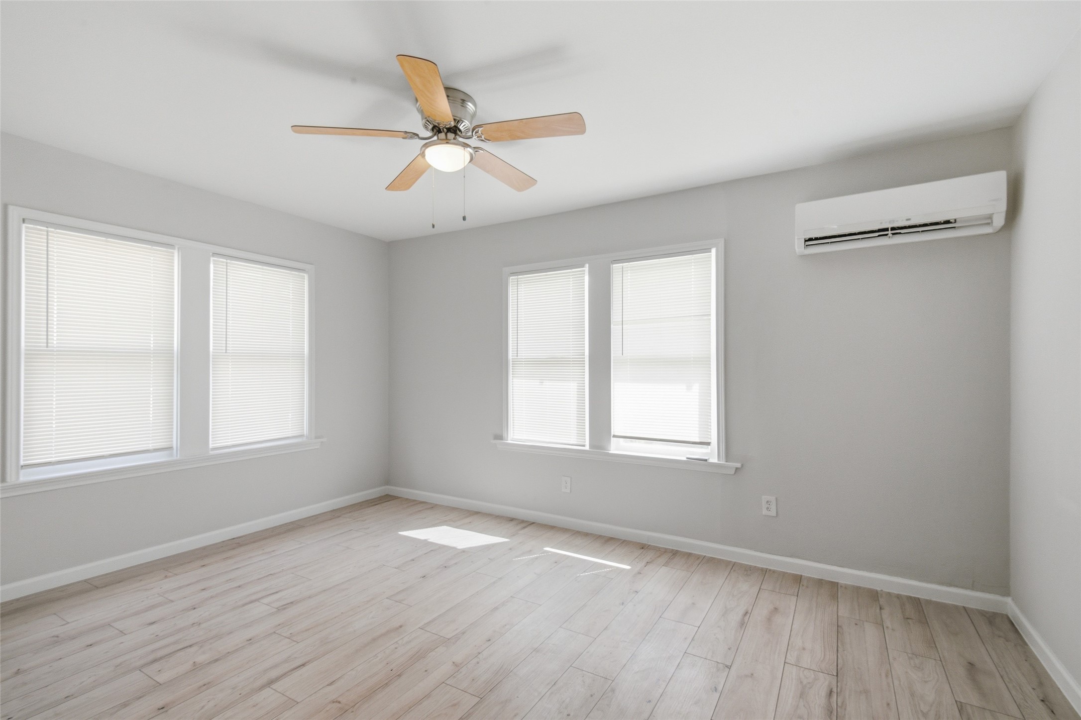 1008 Studewood Street Property Photo 9