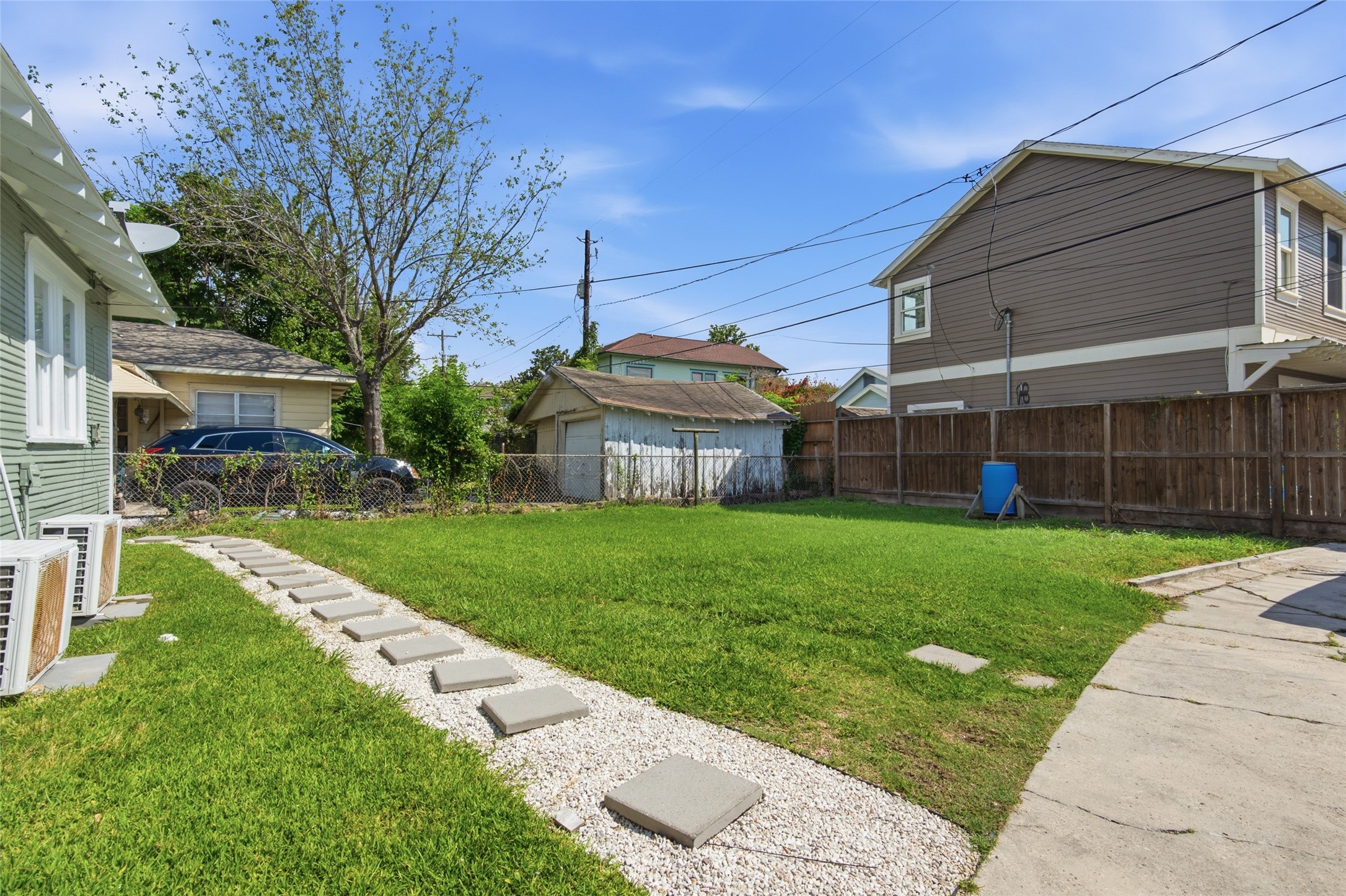1008 Studewood Street Property Photo 12