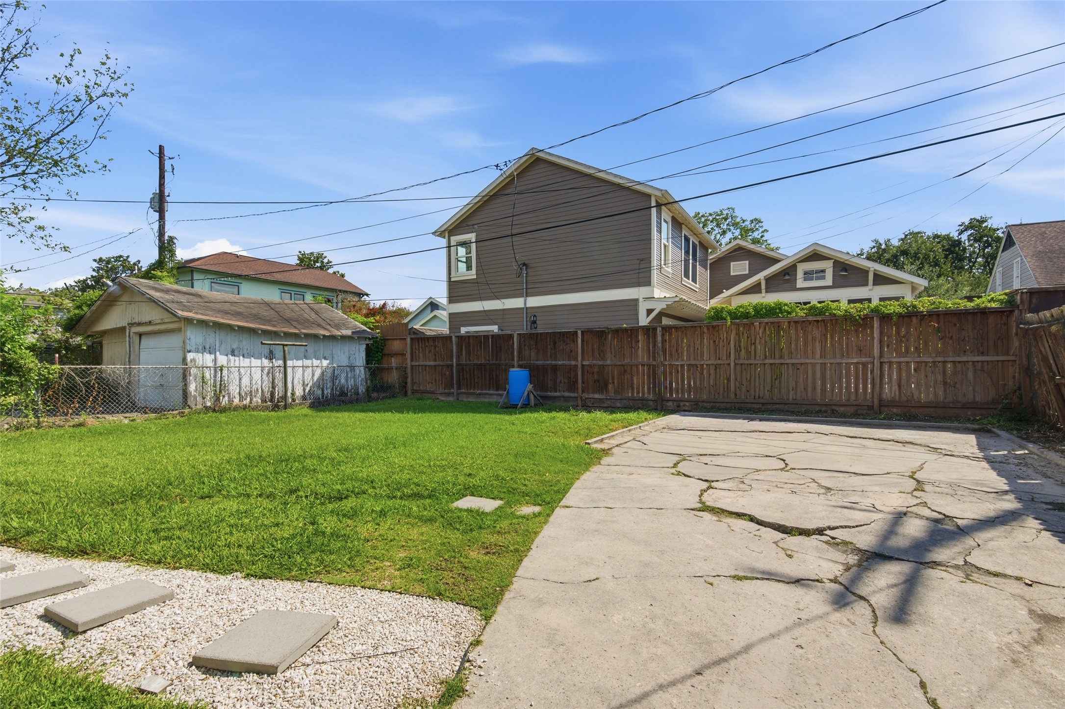 1008 Studewood Street Property Photo 13