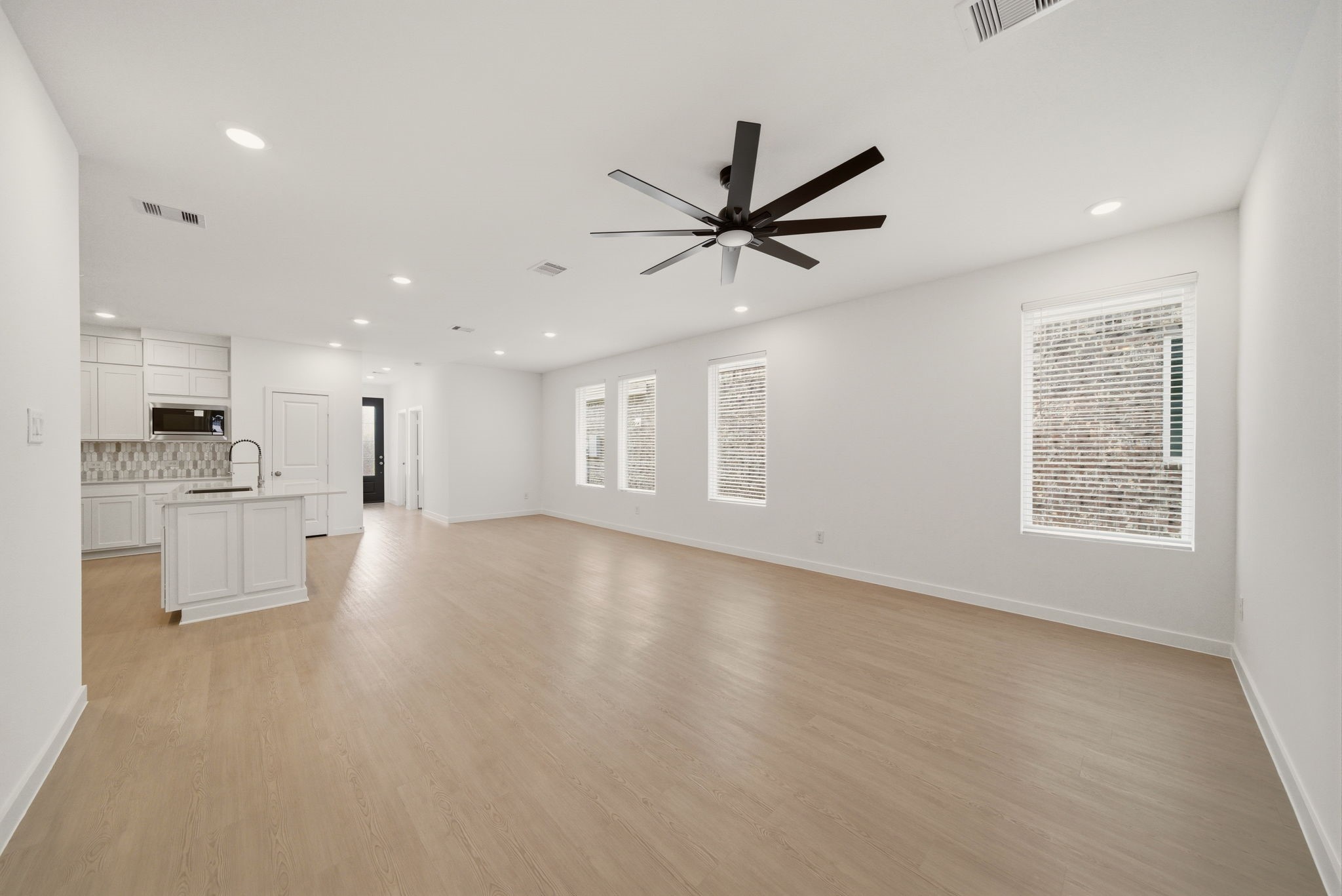 21611 Colonial Meadow Creek Trail Property Photo 6