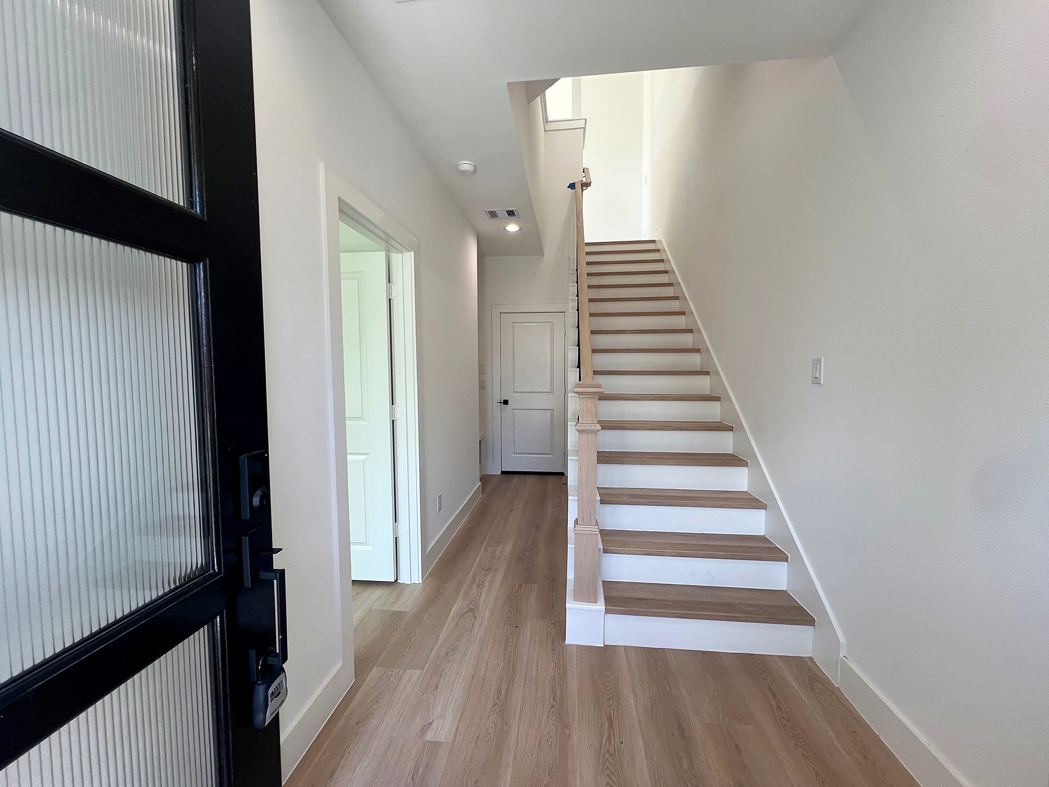 507 Hillwood Heights Drive Property Photo 8
