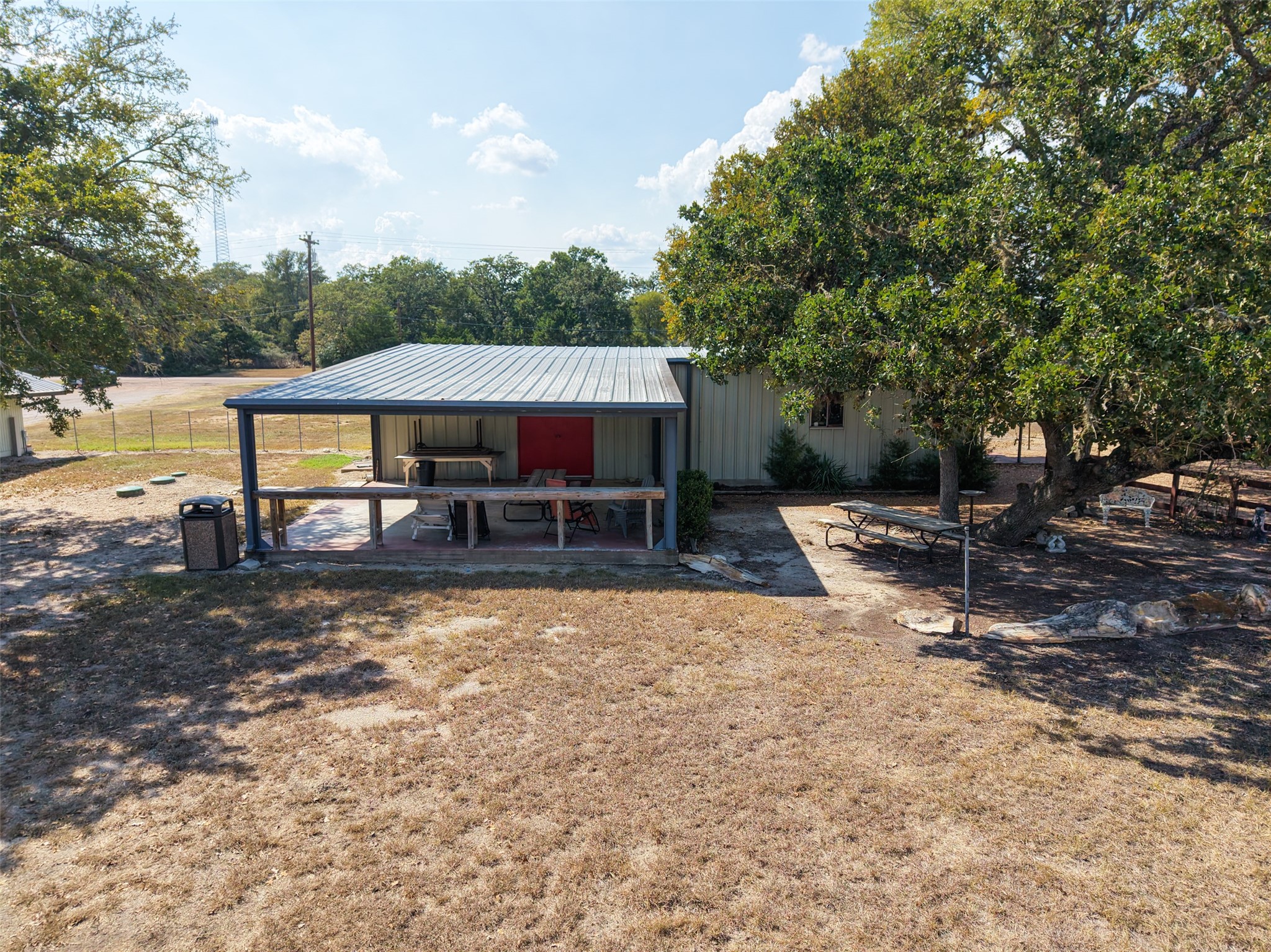 422 Leaning Oak Lane Property Photo 35