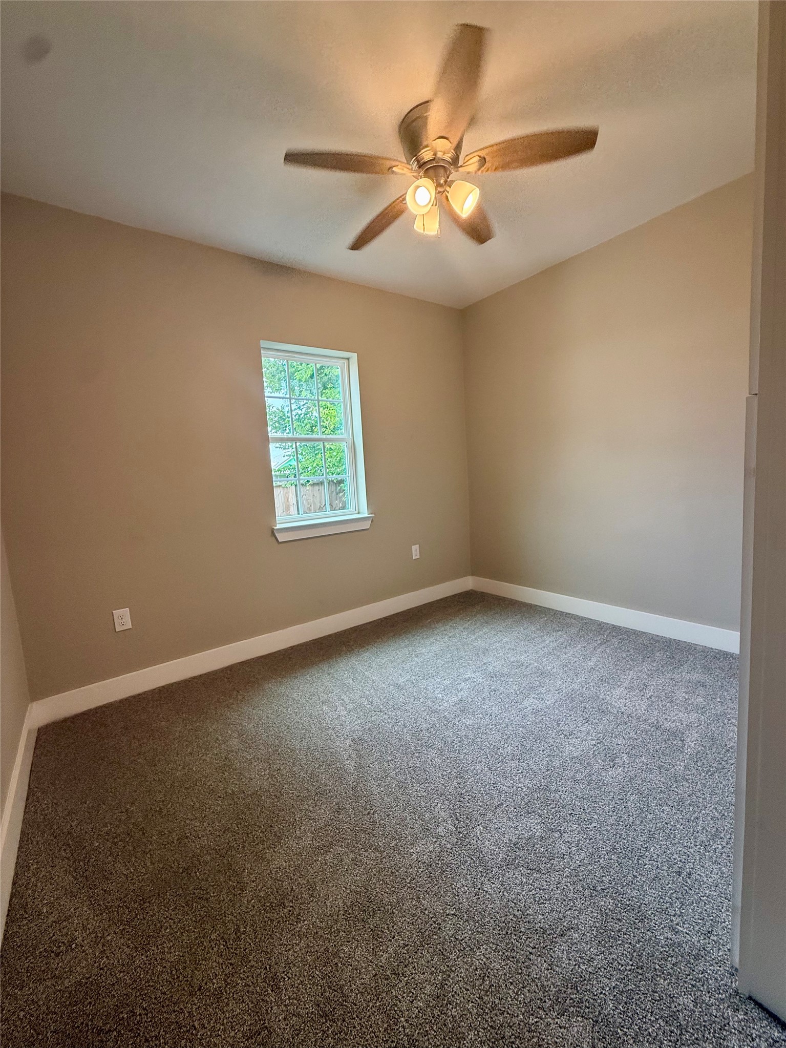 1816 Ryon Street Property Photo 7