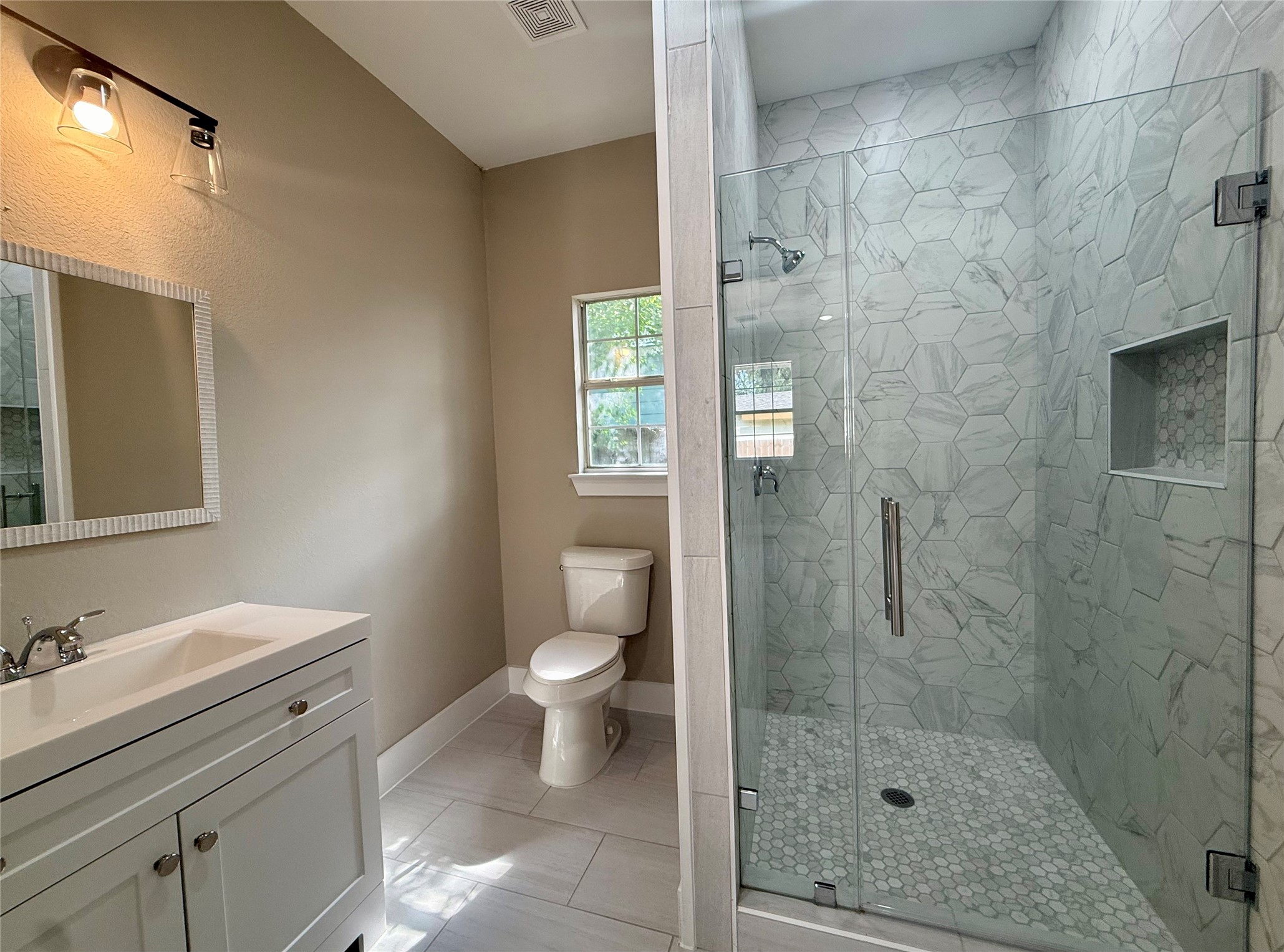 1816 Ryon Street Property Photo 11