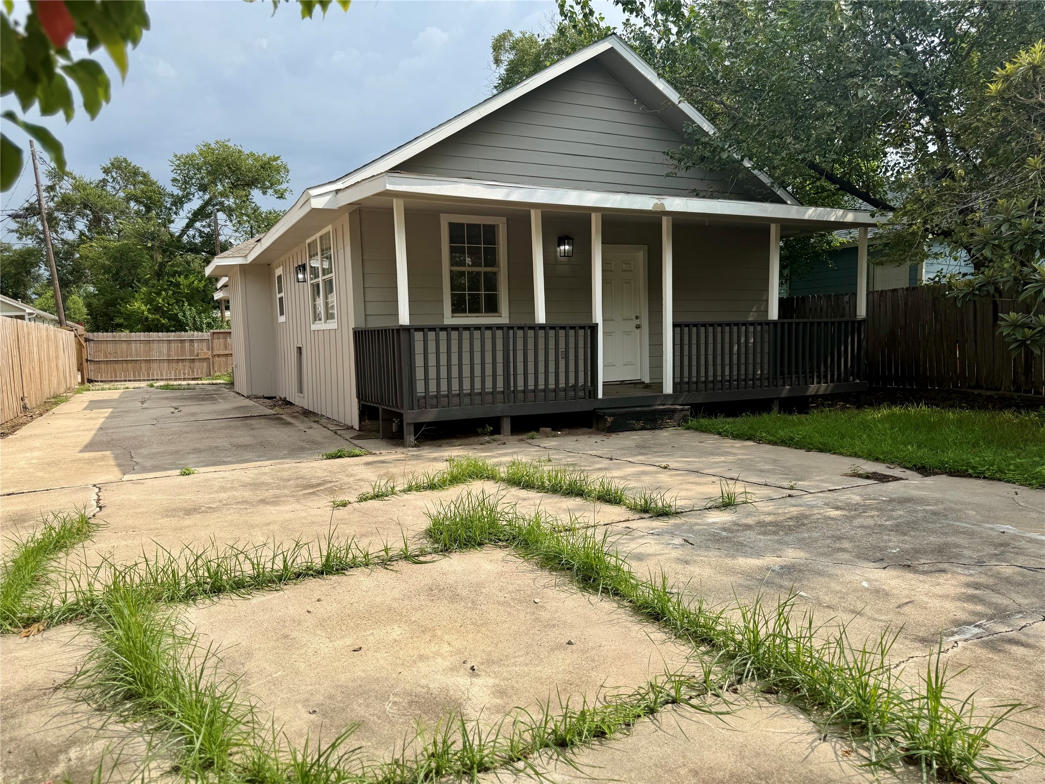 1816 Ryon Street Property Photo 13