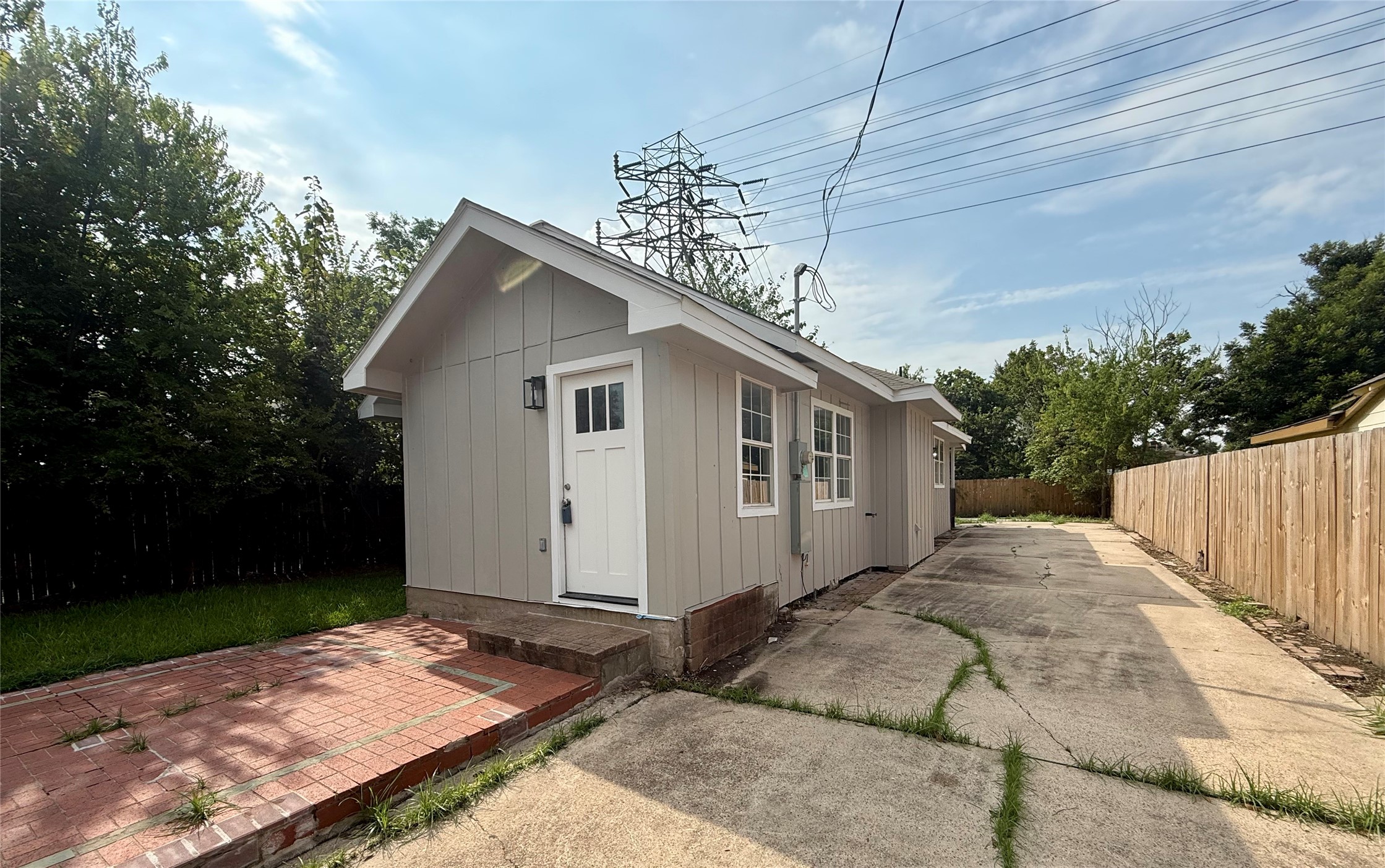 1816 Ryon Street Property Photo 14