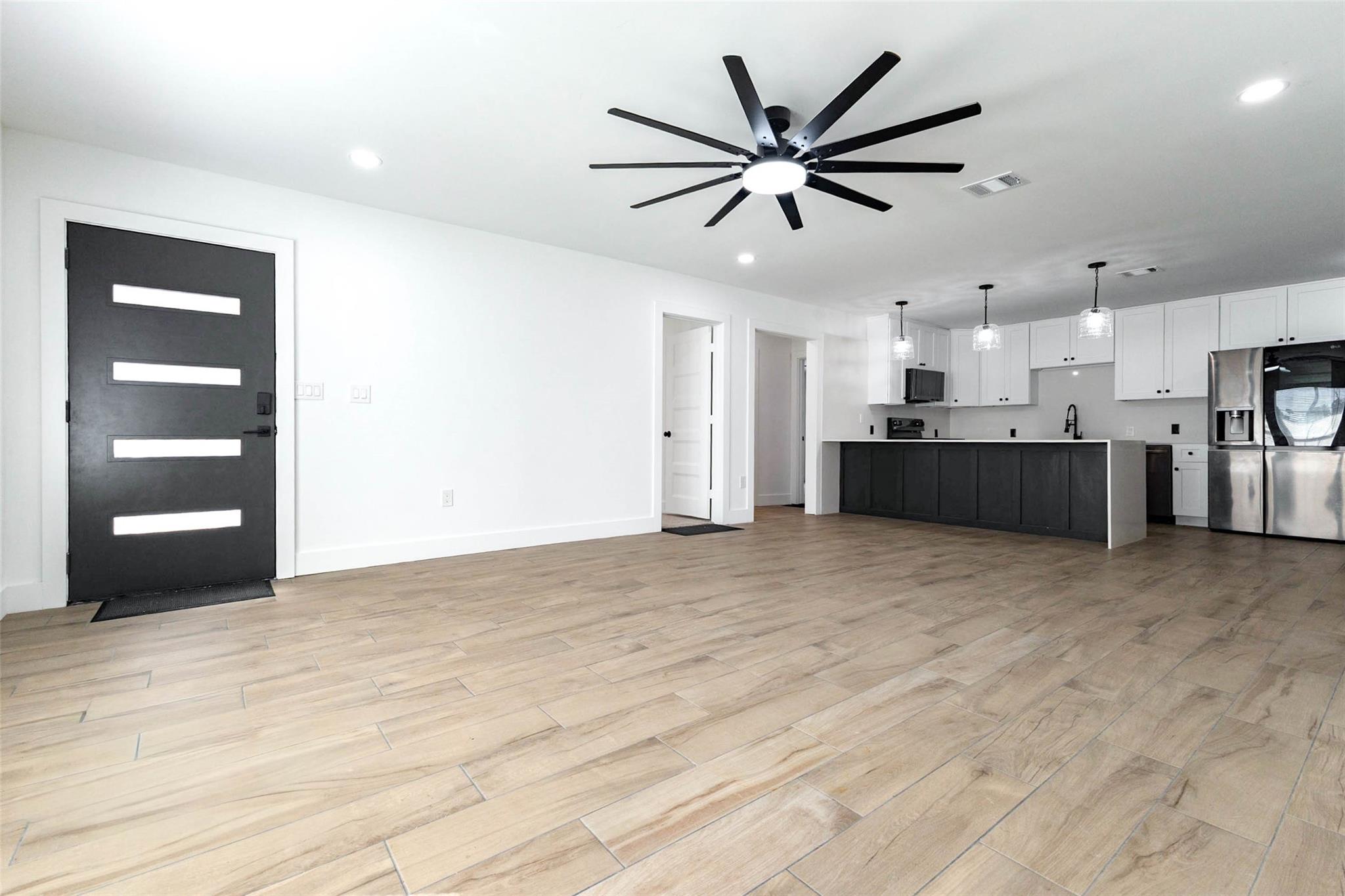 1406 Locklaine Drive Property Photo 6