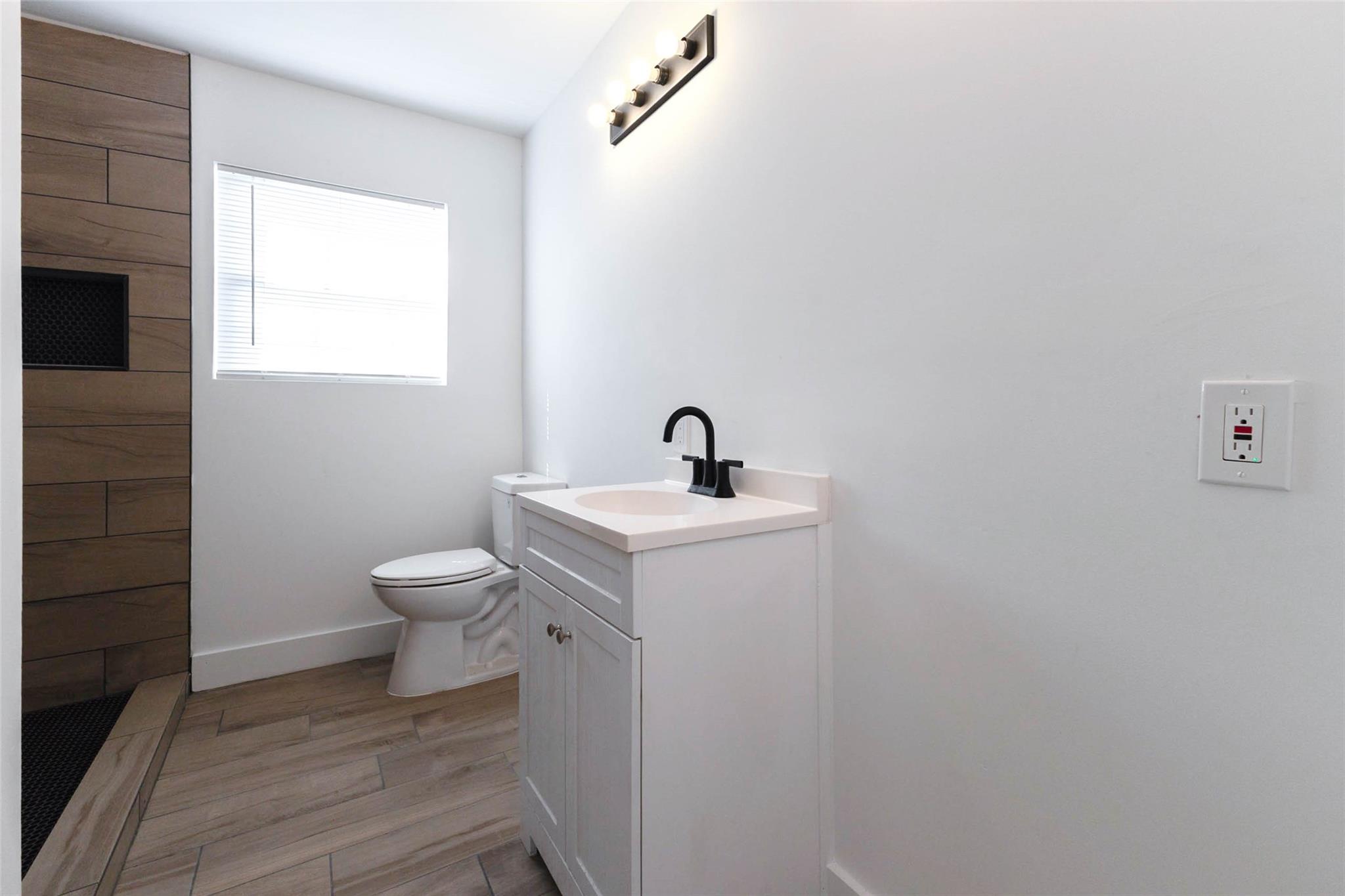 1406 Locklaine Drive Property Photo 16