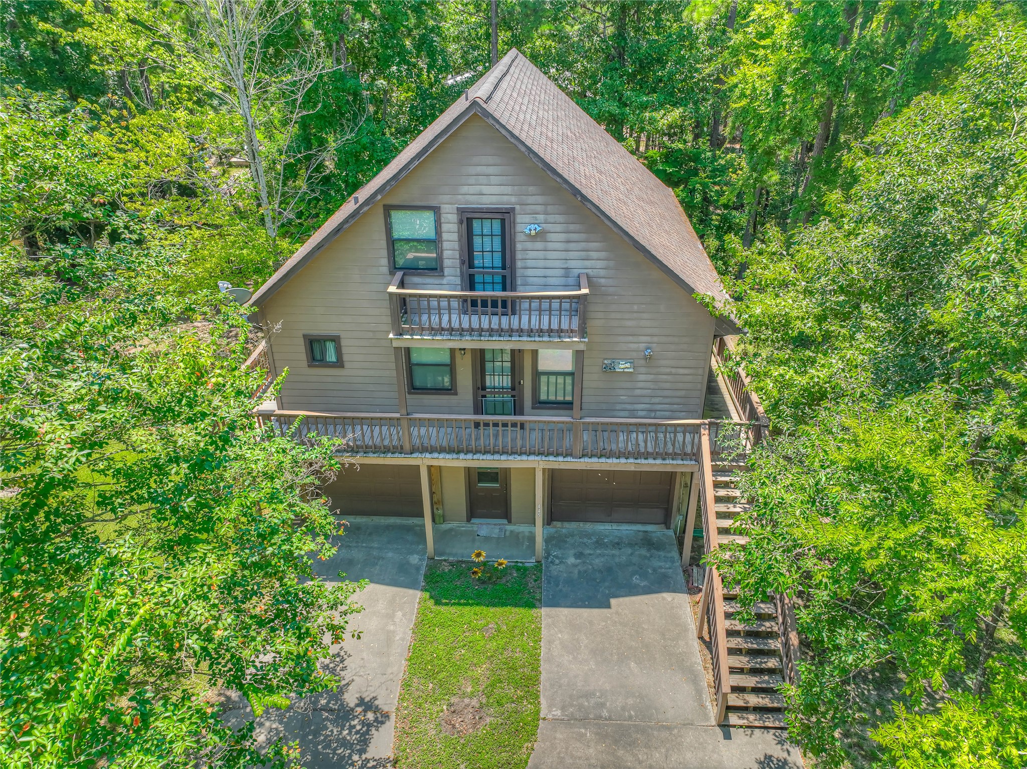 445 Knollwood Creek Property Photo 3