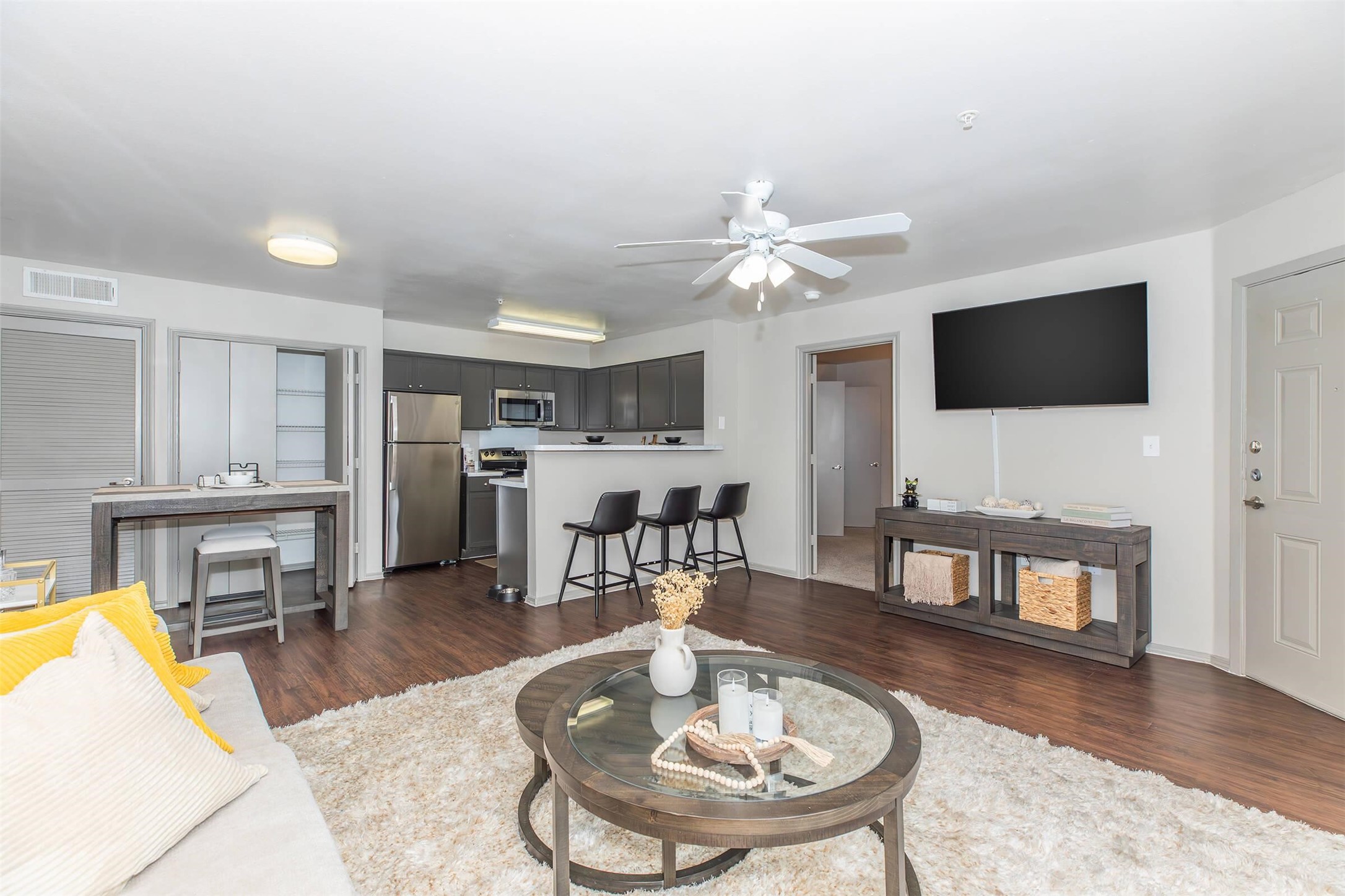 1088 Park Plaza Drive C Property Photo 5