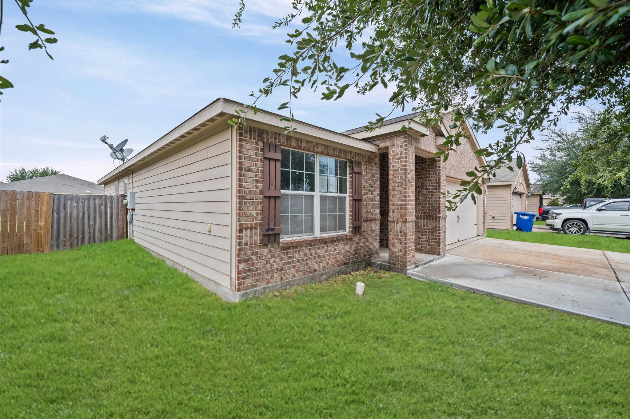 907 Marigold Road Property Photo 3