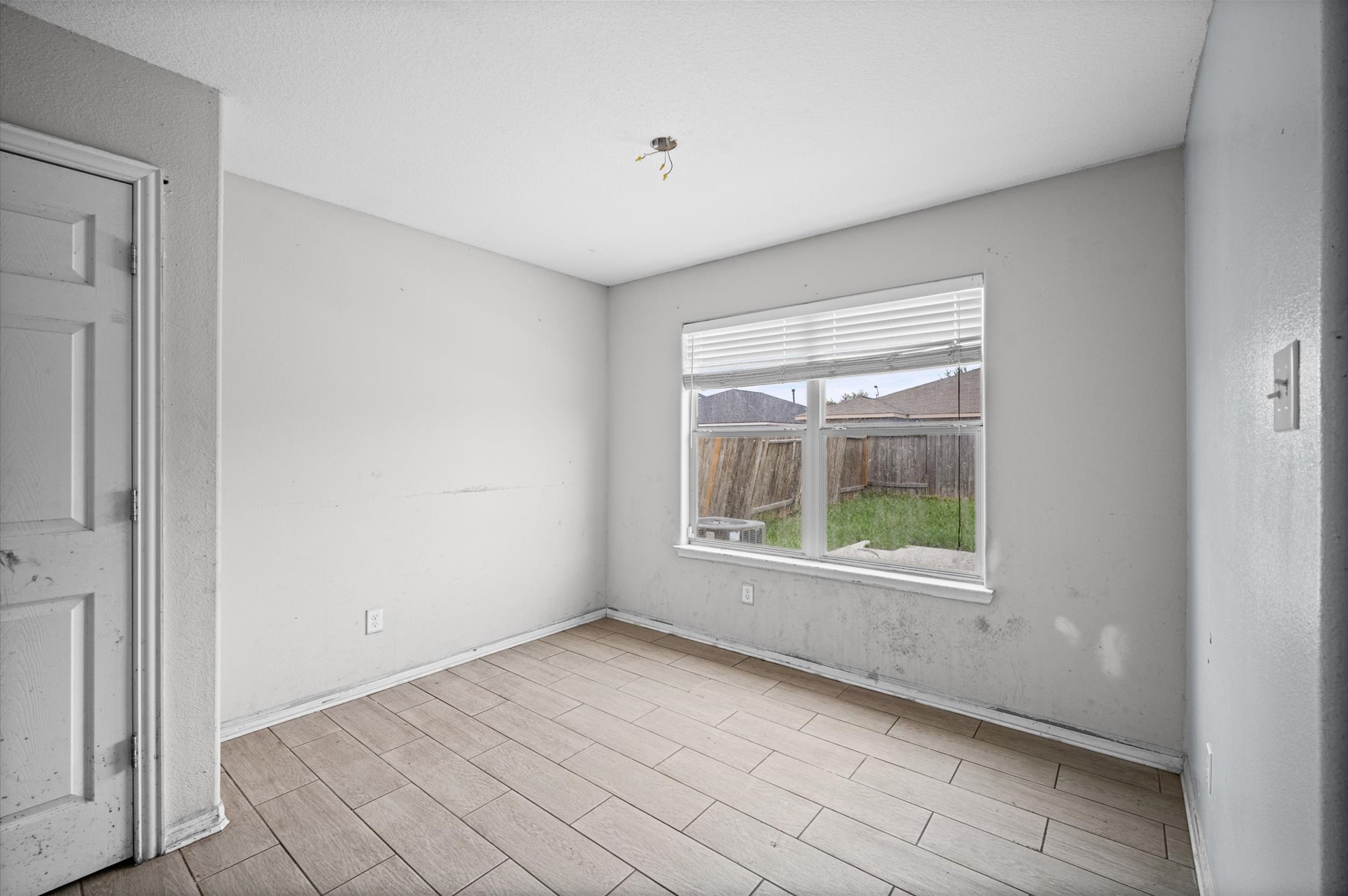 907 Marigold Road Property Photo 17