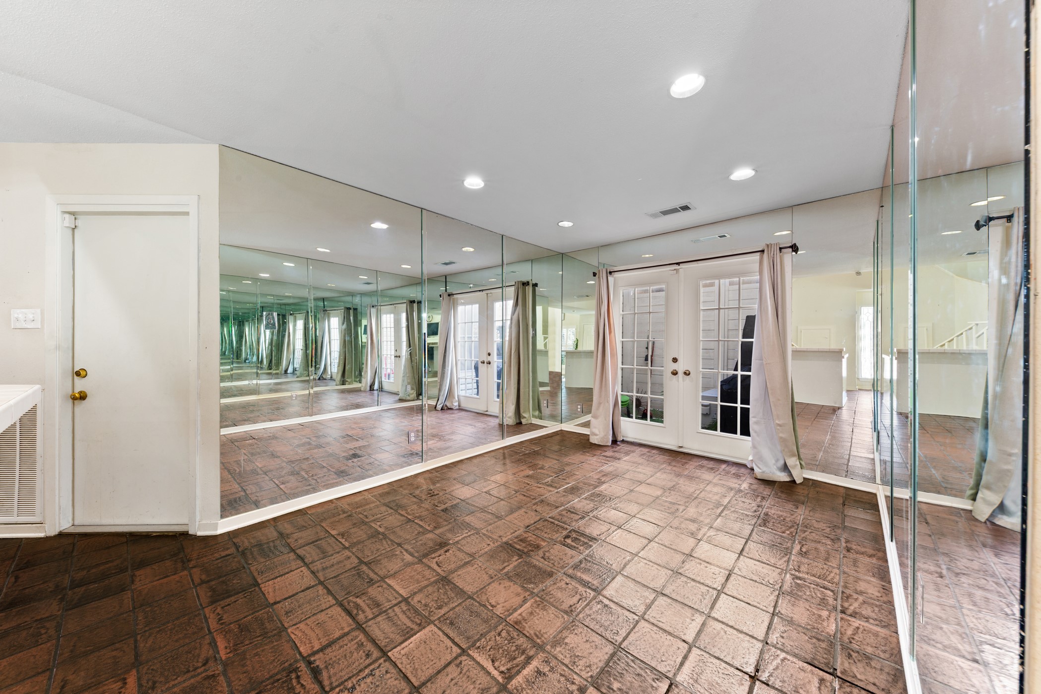 1829 Bering Drive 24 Property Photo 6