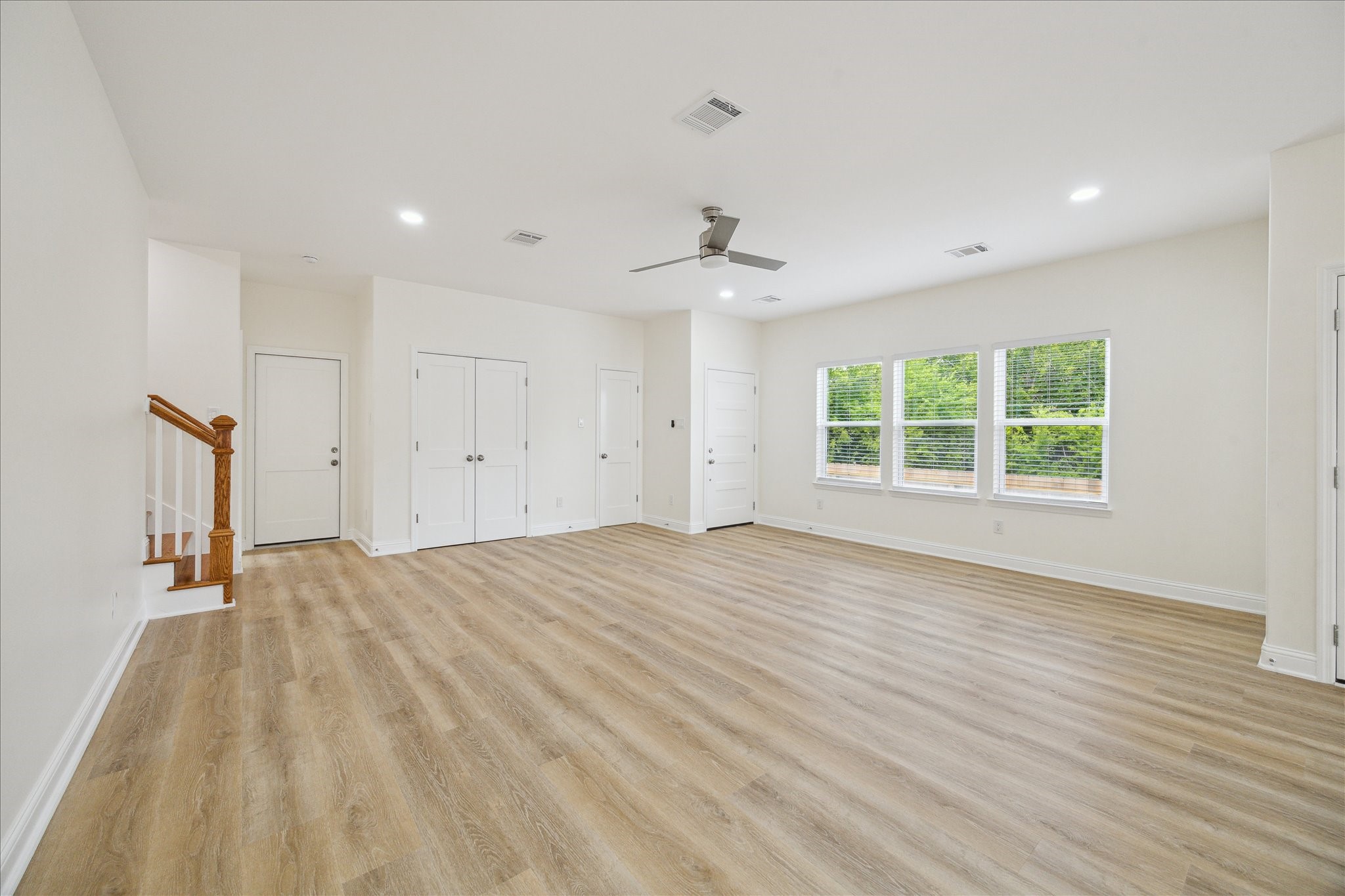 901 E 37th Street Property Photo 4