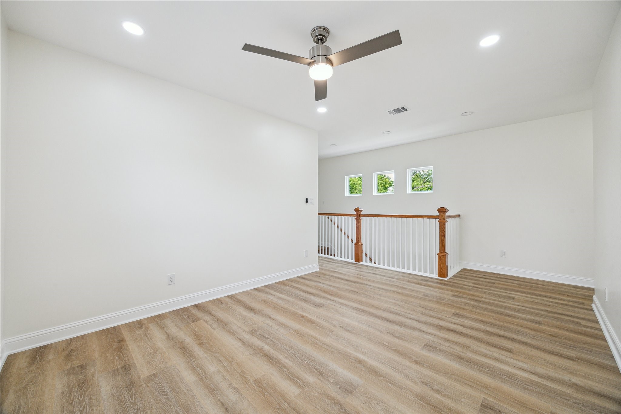 901 E 37th Street Property Photo 12