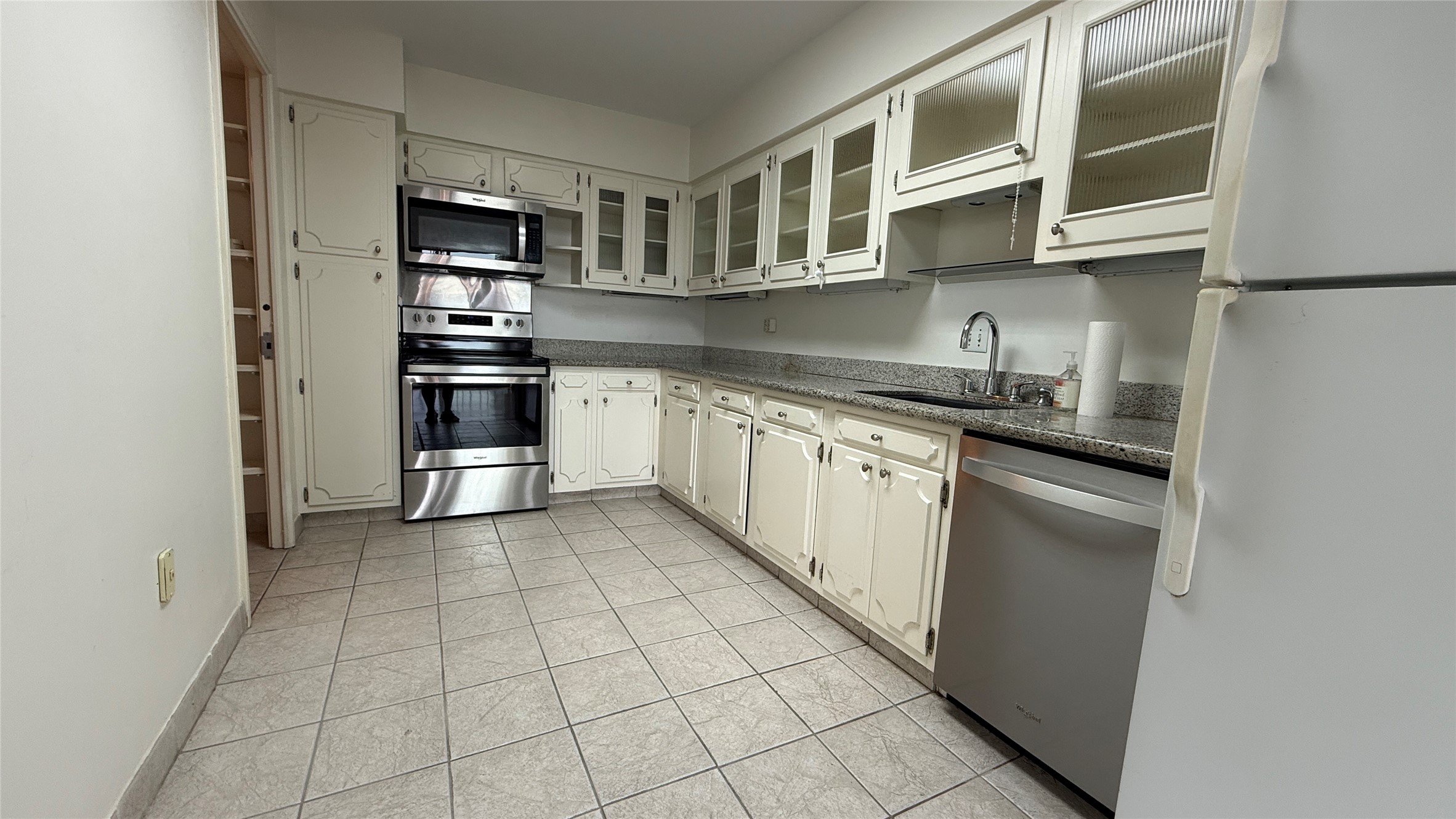 2200 Willowick Road 11b Property Photo 8