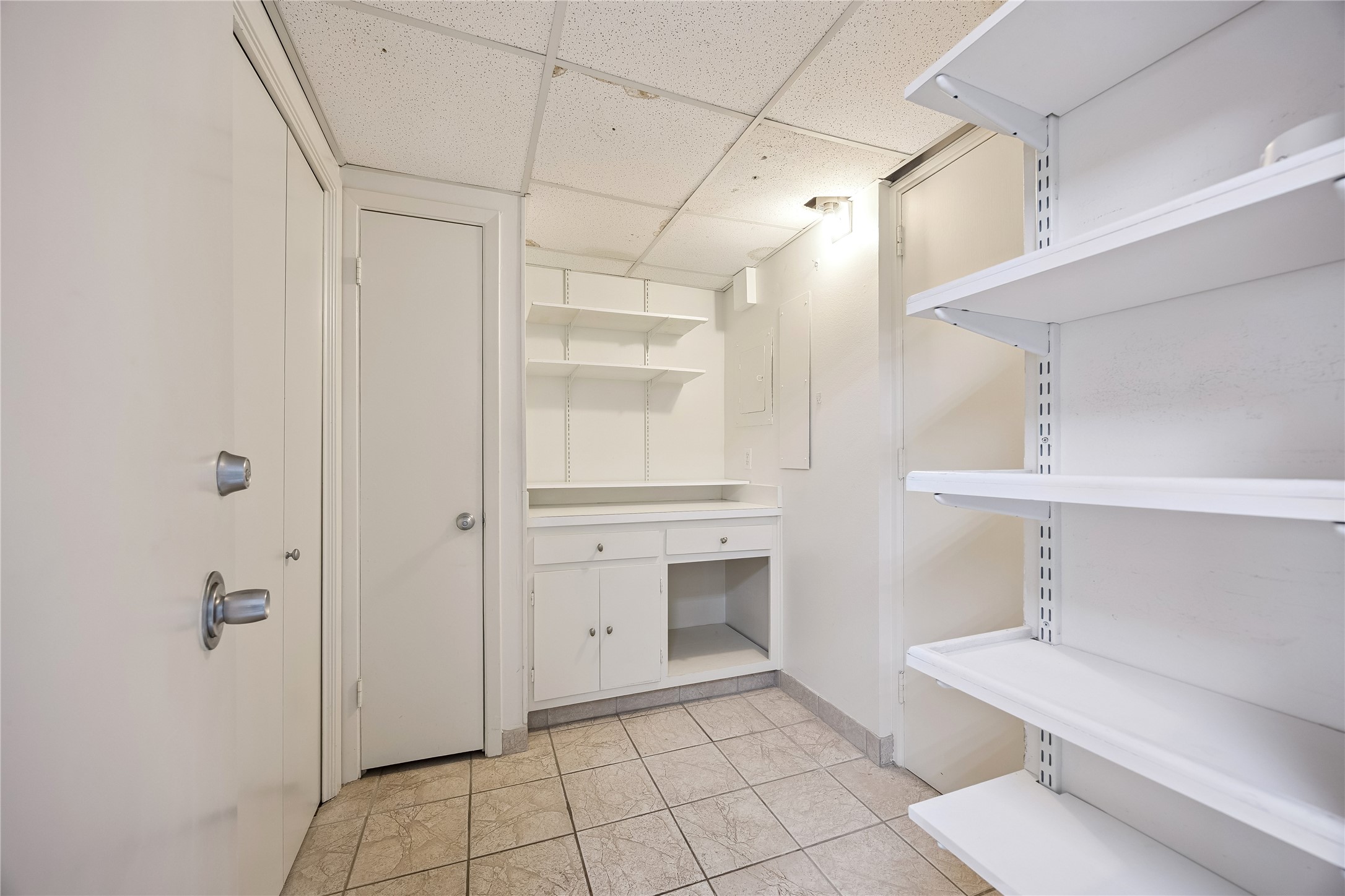 2200 Willowick Road 11b Property Photo 9