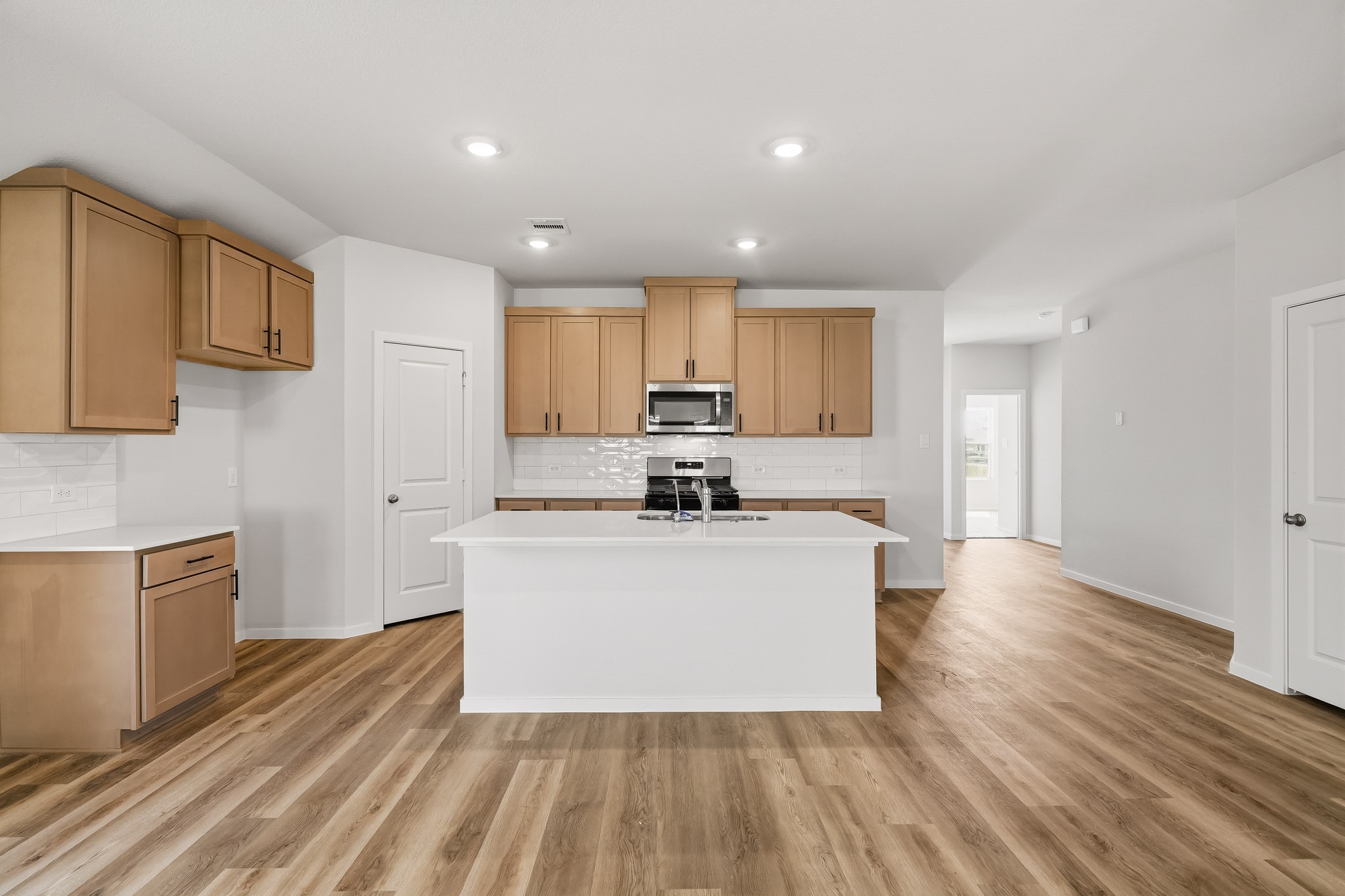4029 Sun Burst Lane Property Photo 5