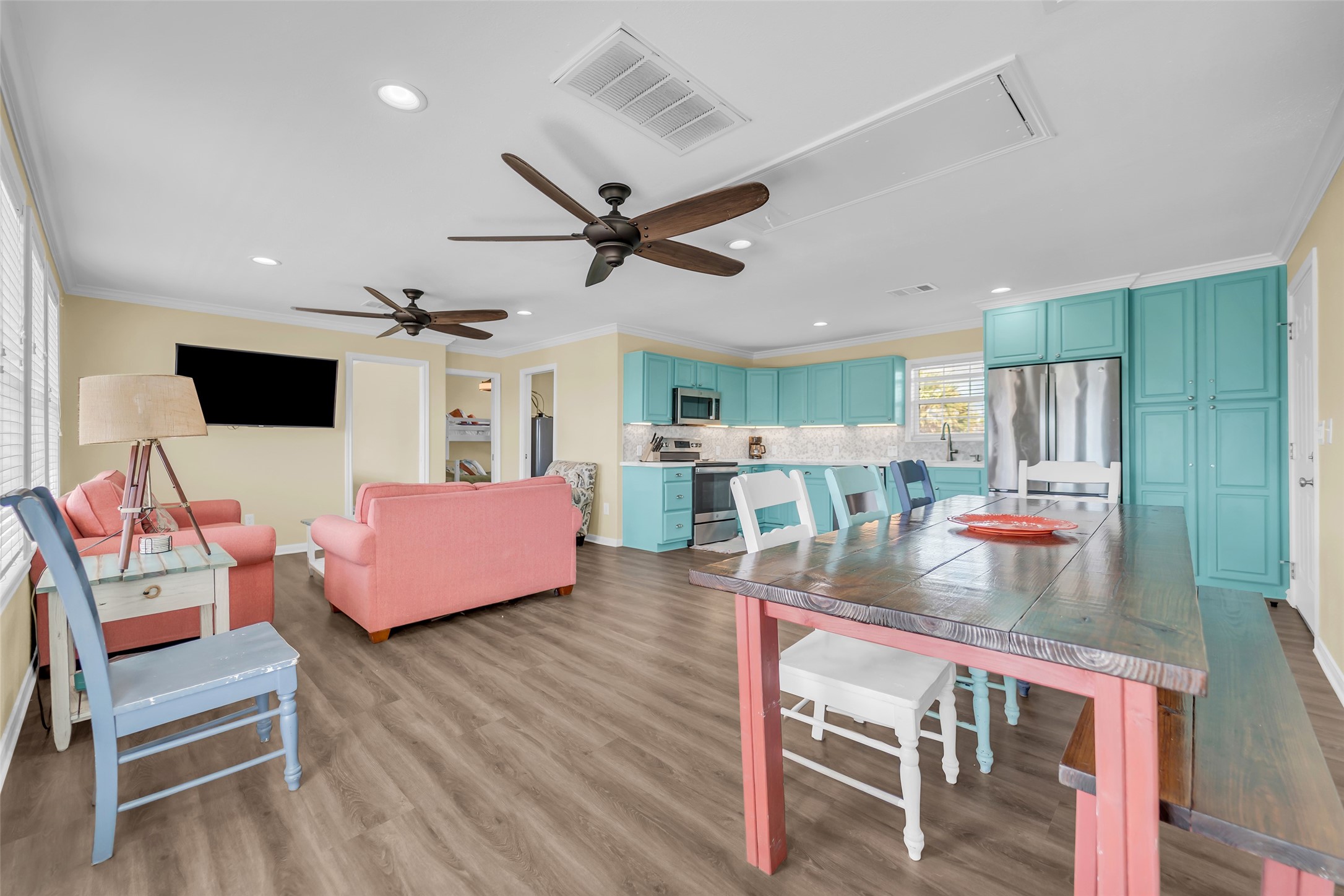 610 Surf Drive Property Photo 3